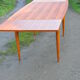Table scandinave