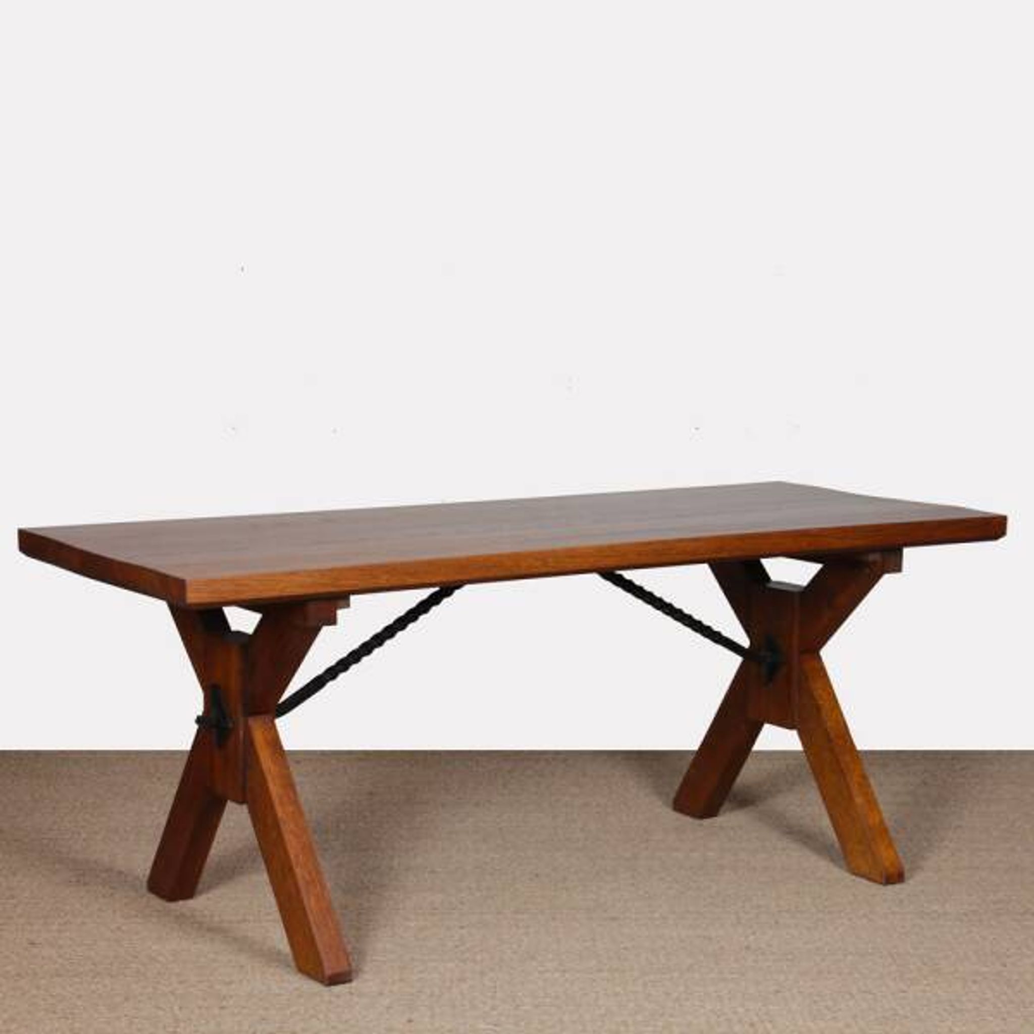 Table de repas en chêne massif, travail français, 1960