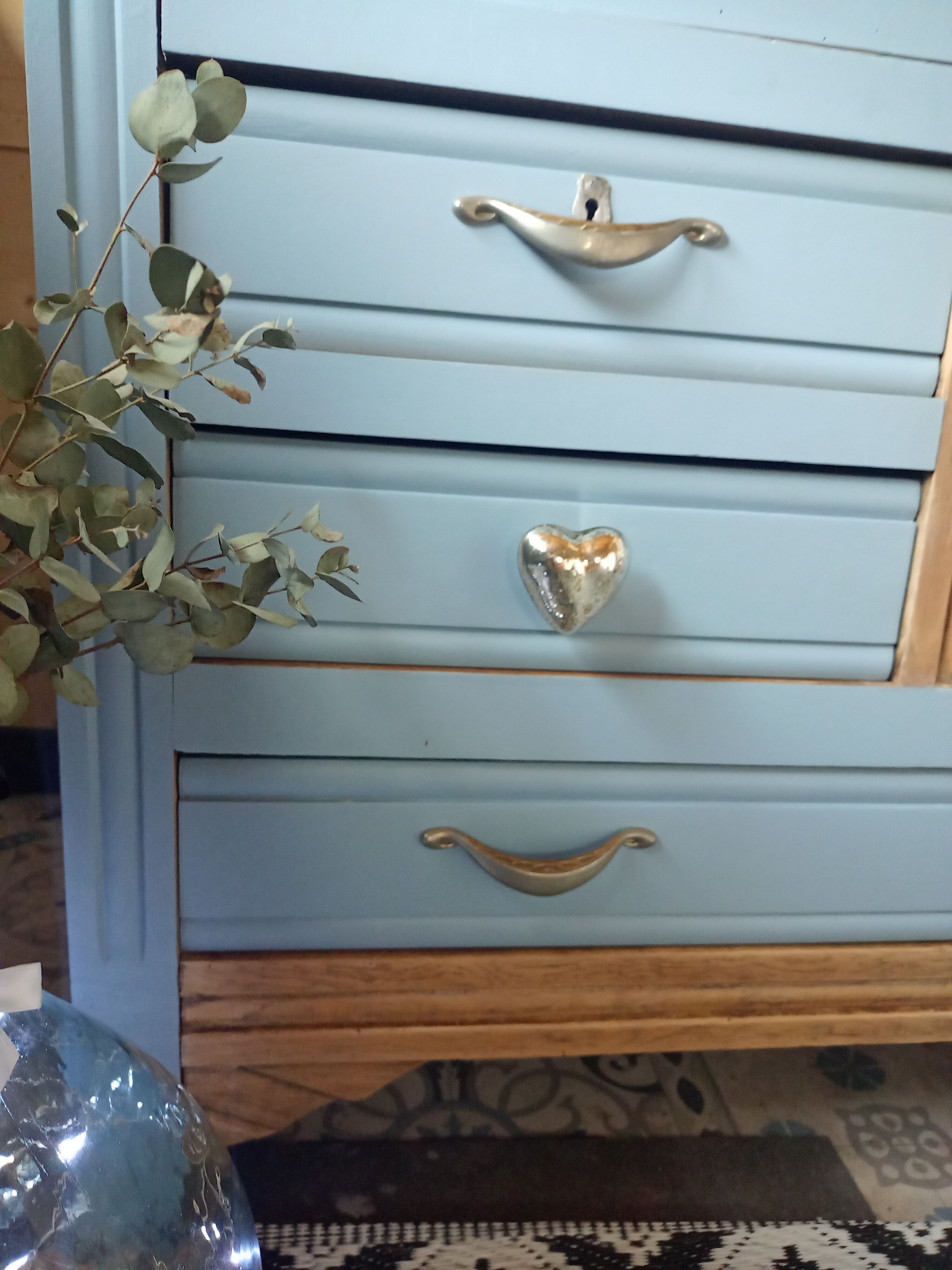 Armoire parisienne ravi