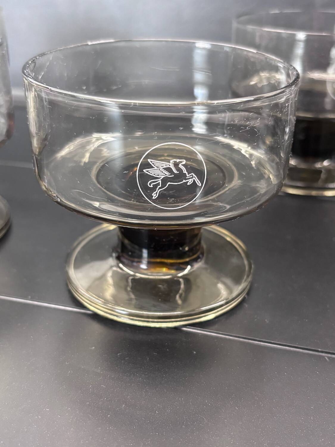 Smoked cups Mobil Pegasus