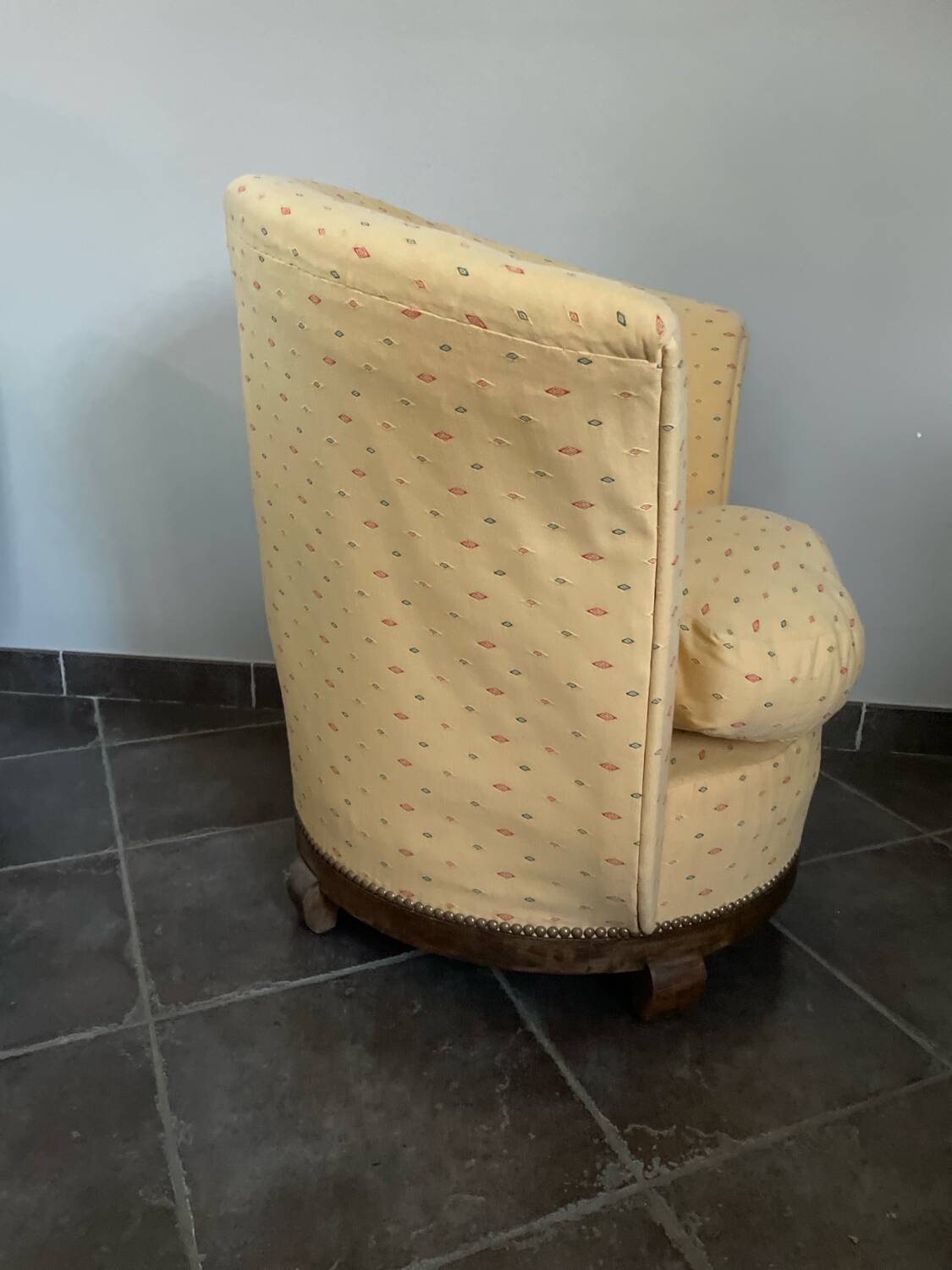 Armchair, toad, upholsterer, yellow patterned furniture and wood
