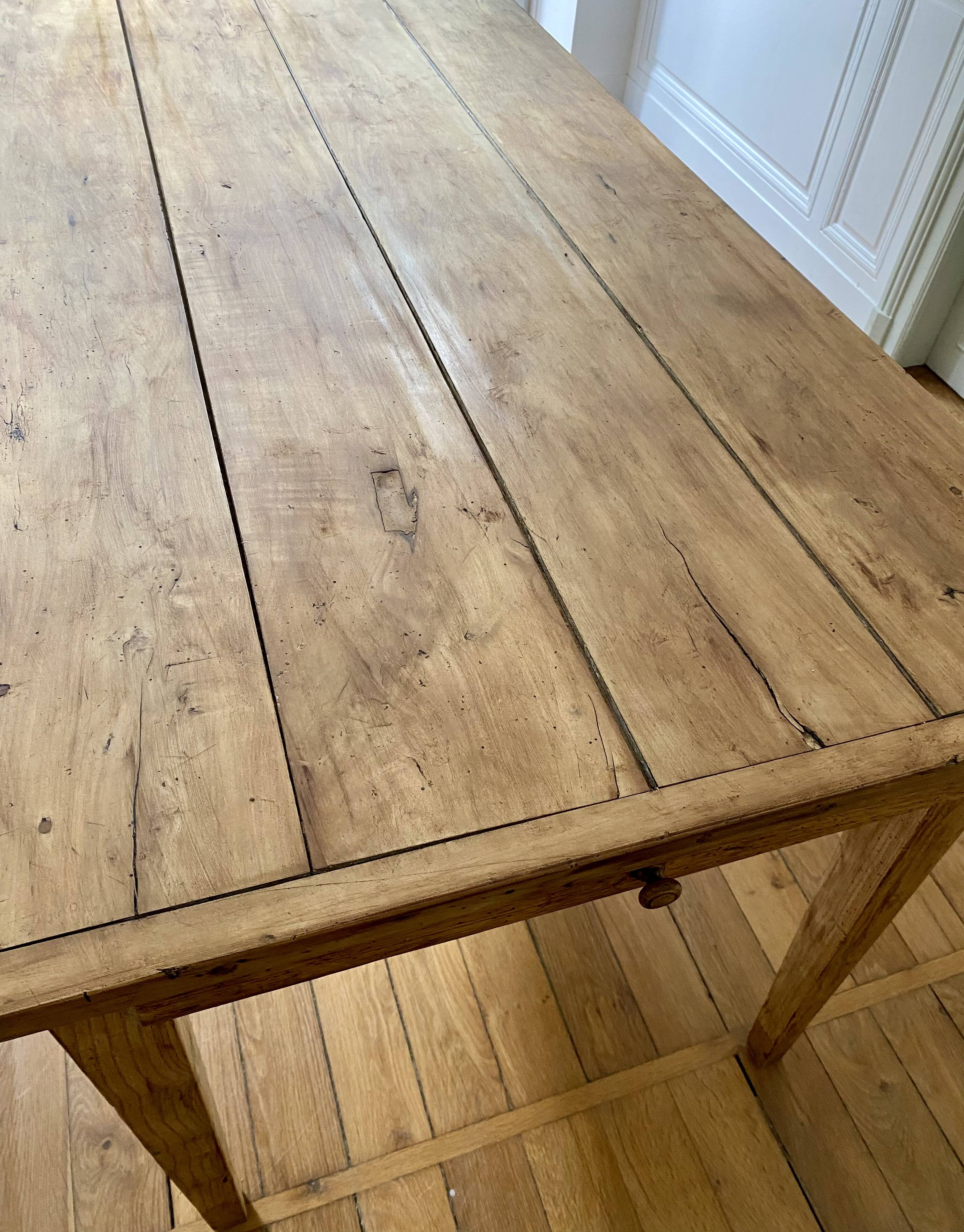 Farm table for 10/12 people.