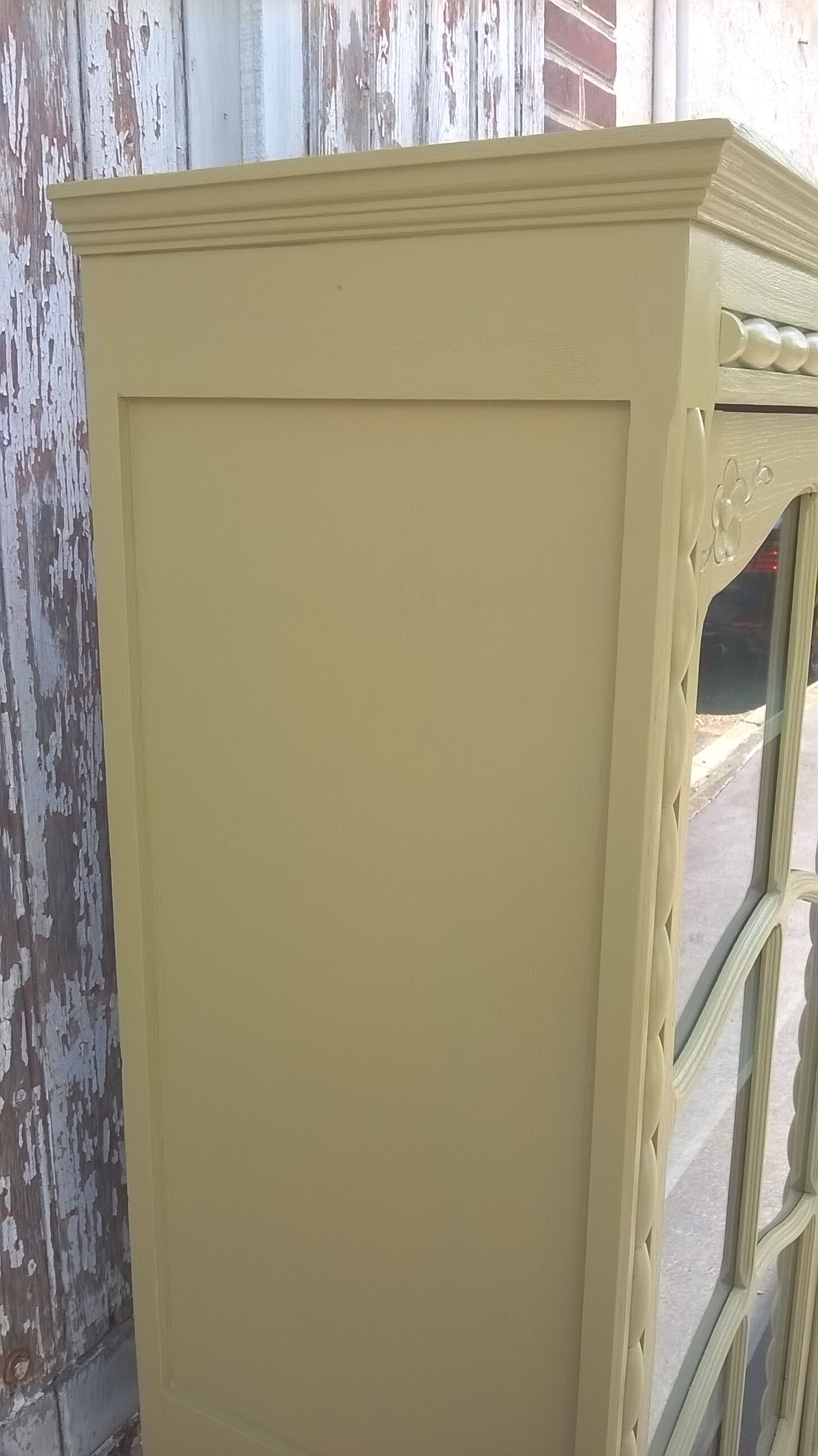 Parisian showcase cabinet 1930