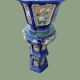 Vase chinois monumental sur piédestal en terre cuite émaillée