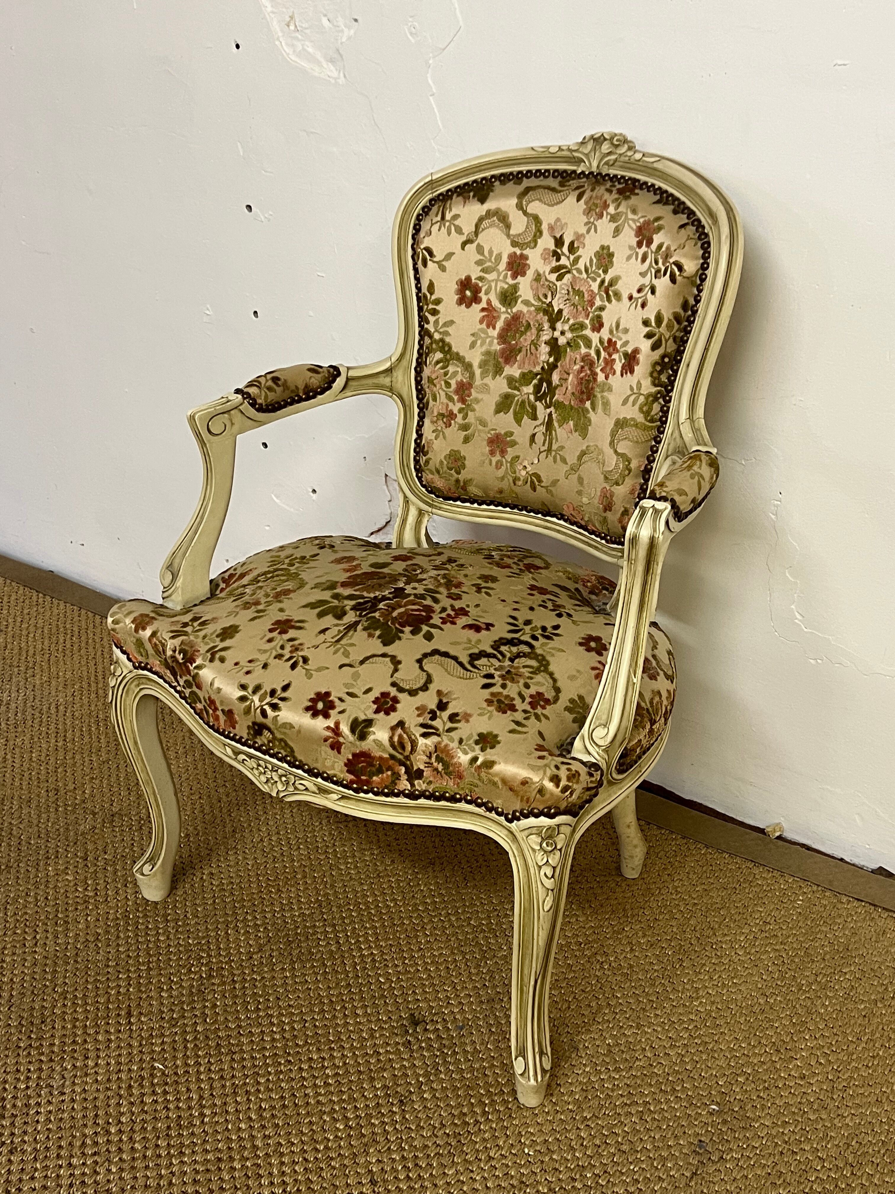 Cabriolet armchair