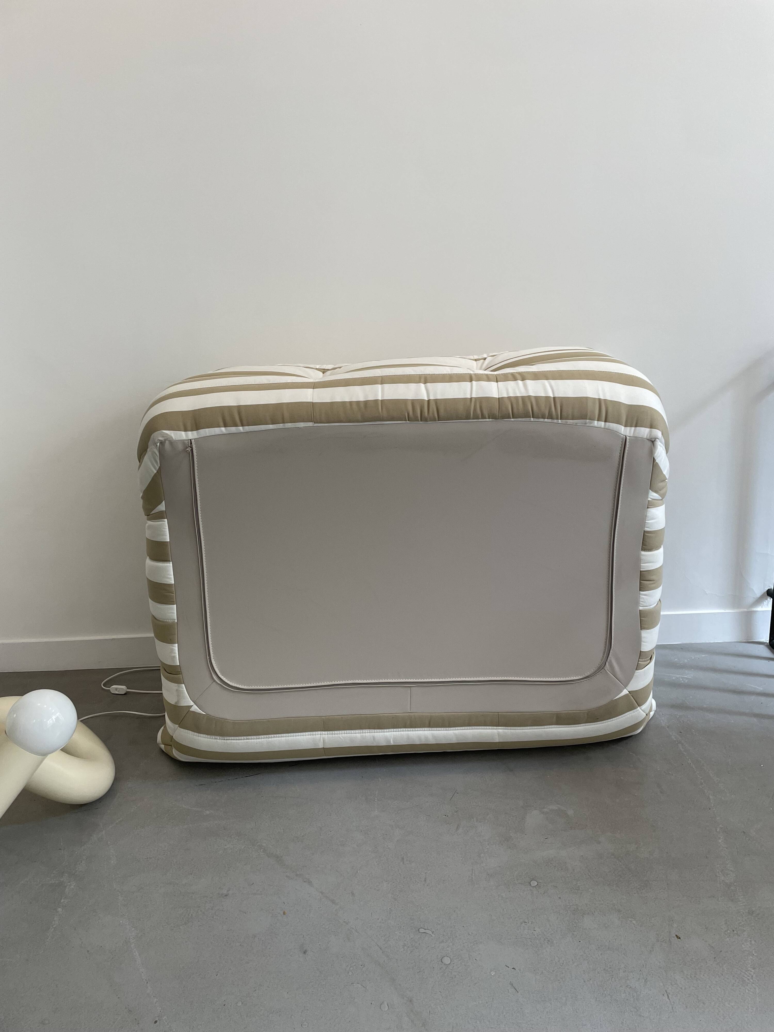 Beige striped white 2-seater Togo