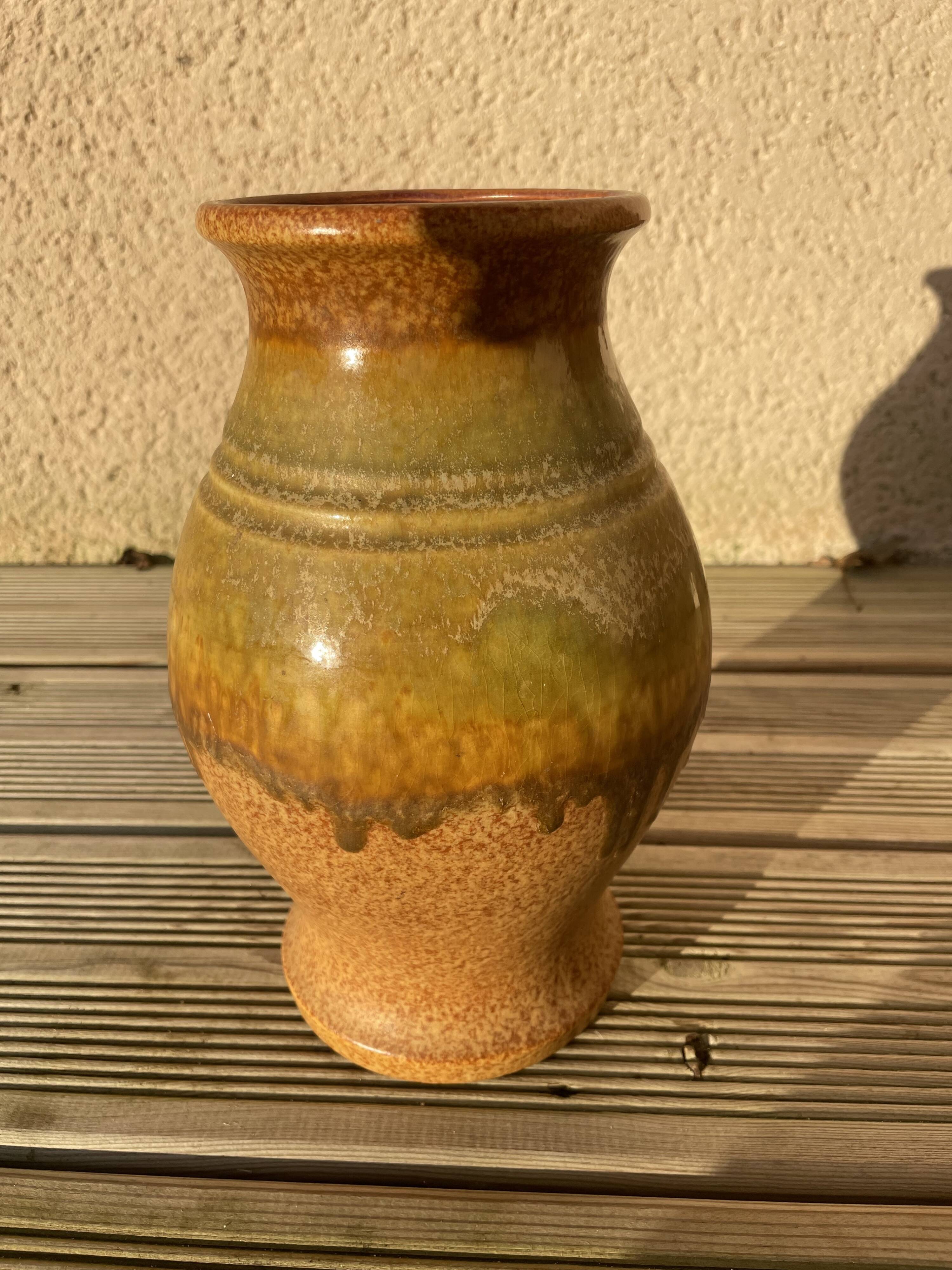 Set of 17 decorative items