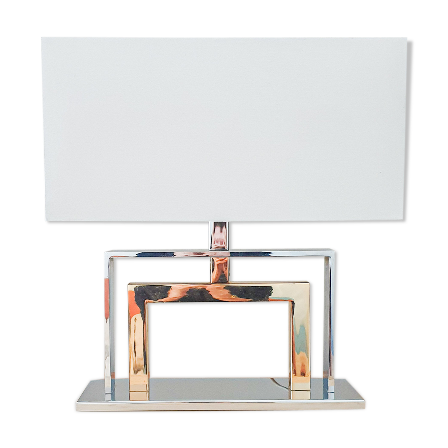 Bi-metal lamp with white lampshade