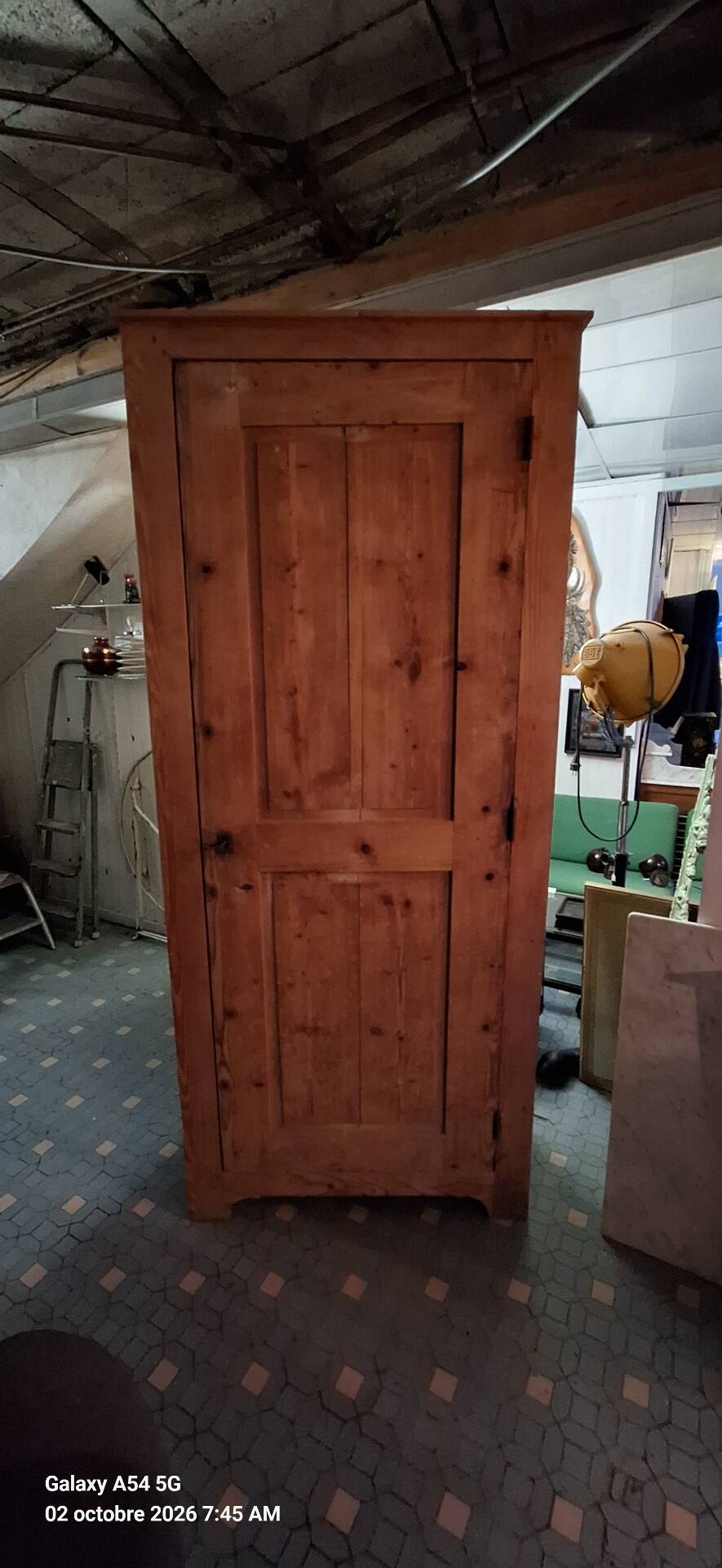 High bonnetière wardrobe rustic fir