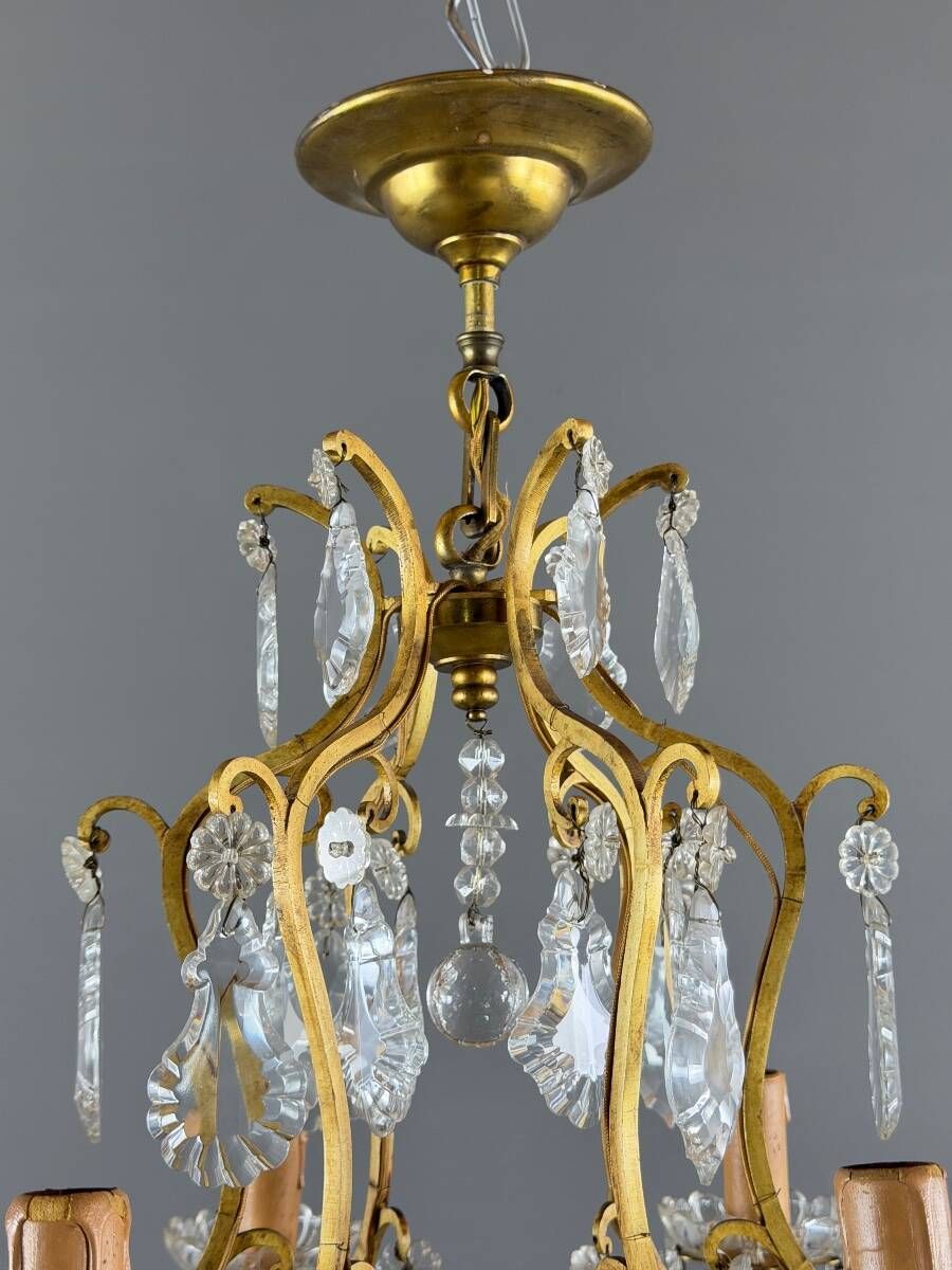 Crystal chandelier and gilded brass, Louis XV style, 19th century.