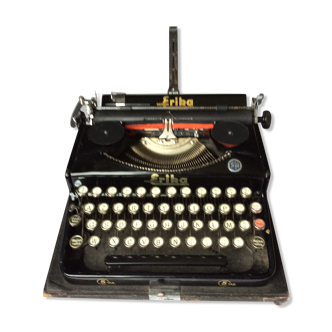 Ancient Érika typewriter