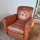 Ancien fauteuil club en cuir, vers 1940 style art déco