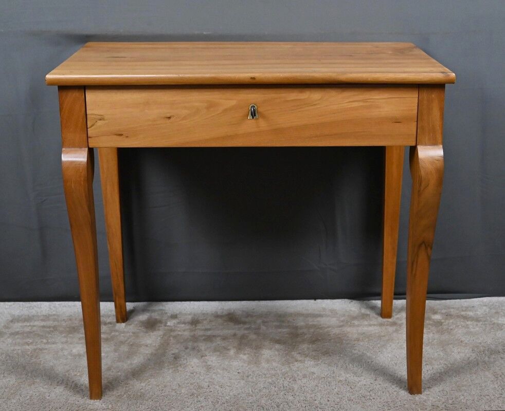 Small walnut console table, Restoration period – early 19th century.