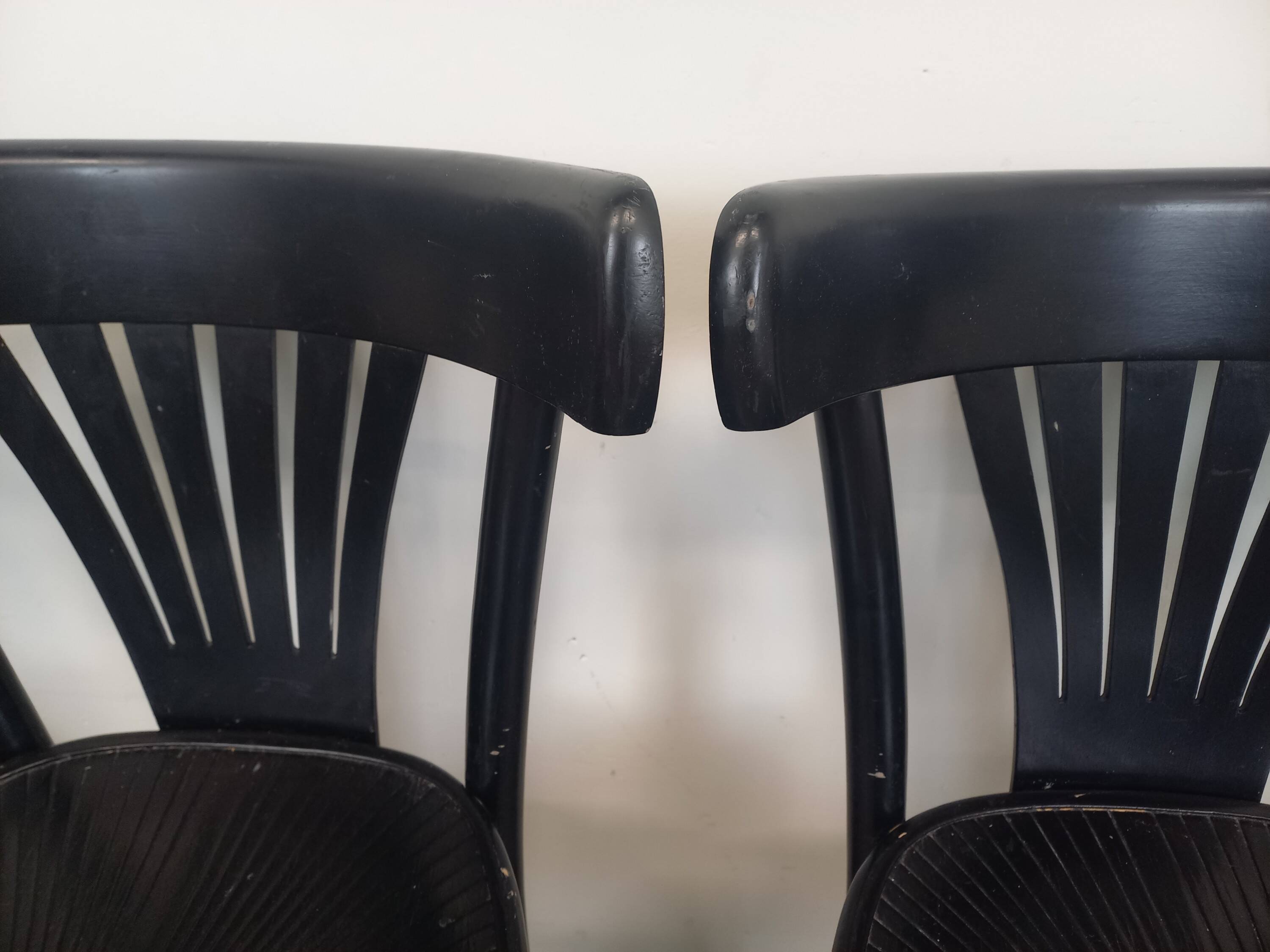 4 chaises bistrot noires