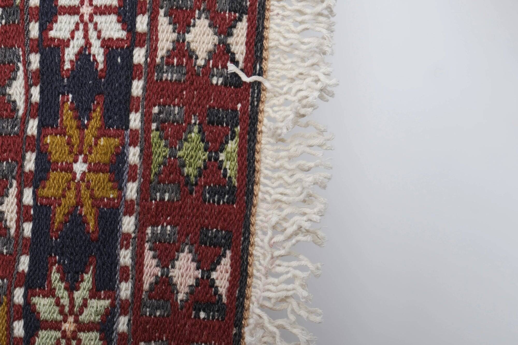 Vintage Turkish kilim handwoven 107x186 cm