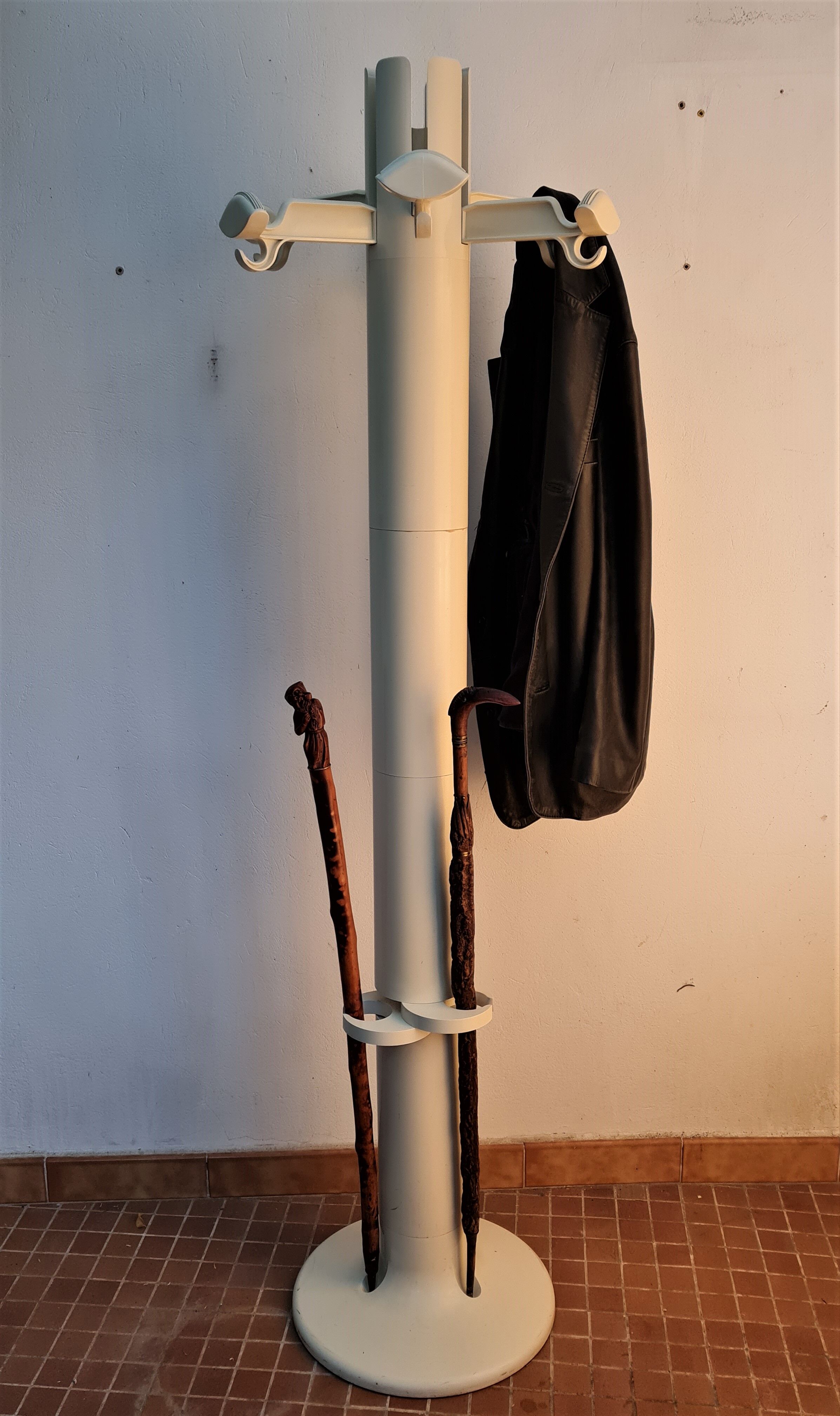 Porte-manteaux et parapluies modèle Planta de Giancarlo Piretti édition Castelli