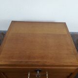 Curtain filing cabinet