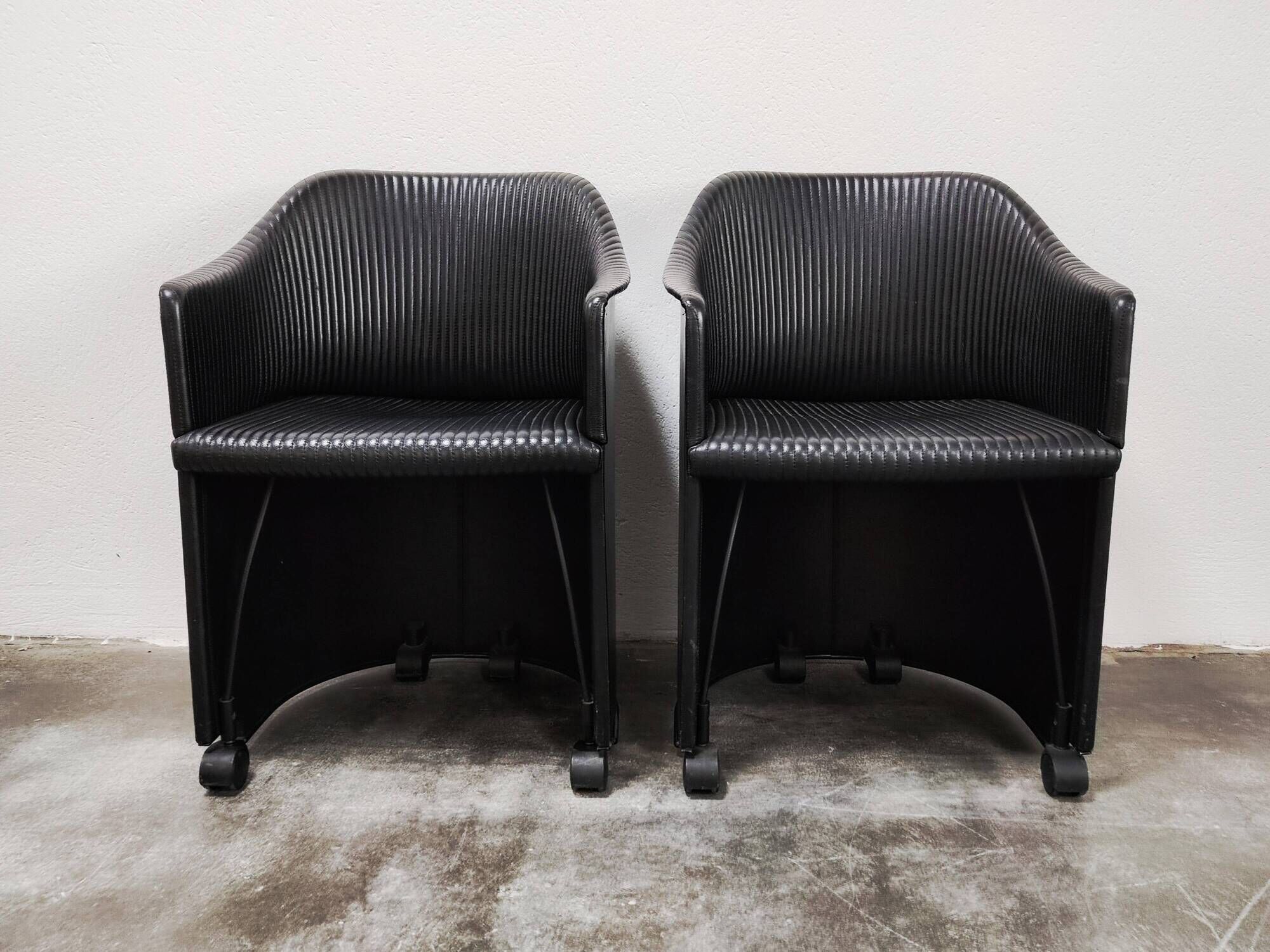 Fauteuils cuir Afra & Tobia Scarpa pour Maxalto, Modèle Artona 8552