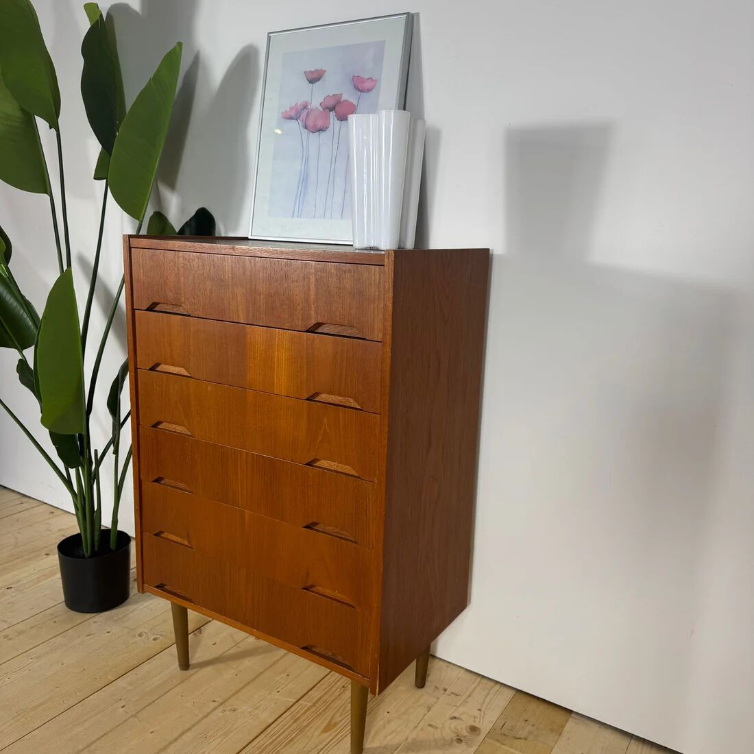 Danish mid-century chest of drawers in teak – Scandinavian vintage design, 1960s