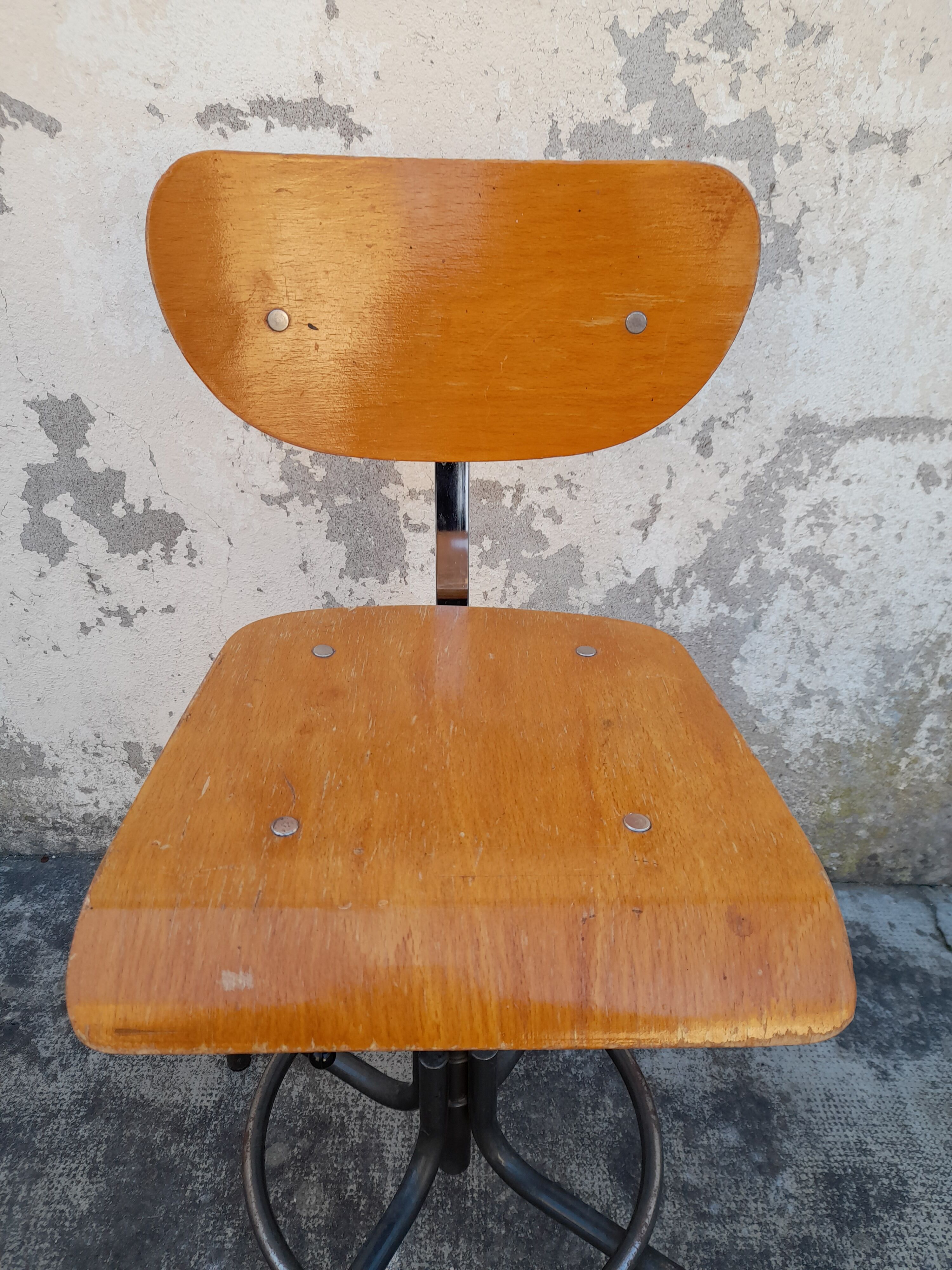 Chaise d'atelier réglable vintage années 50