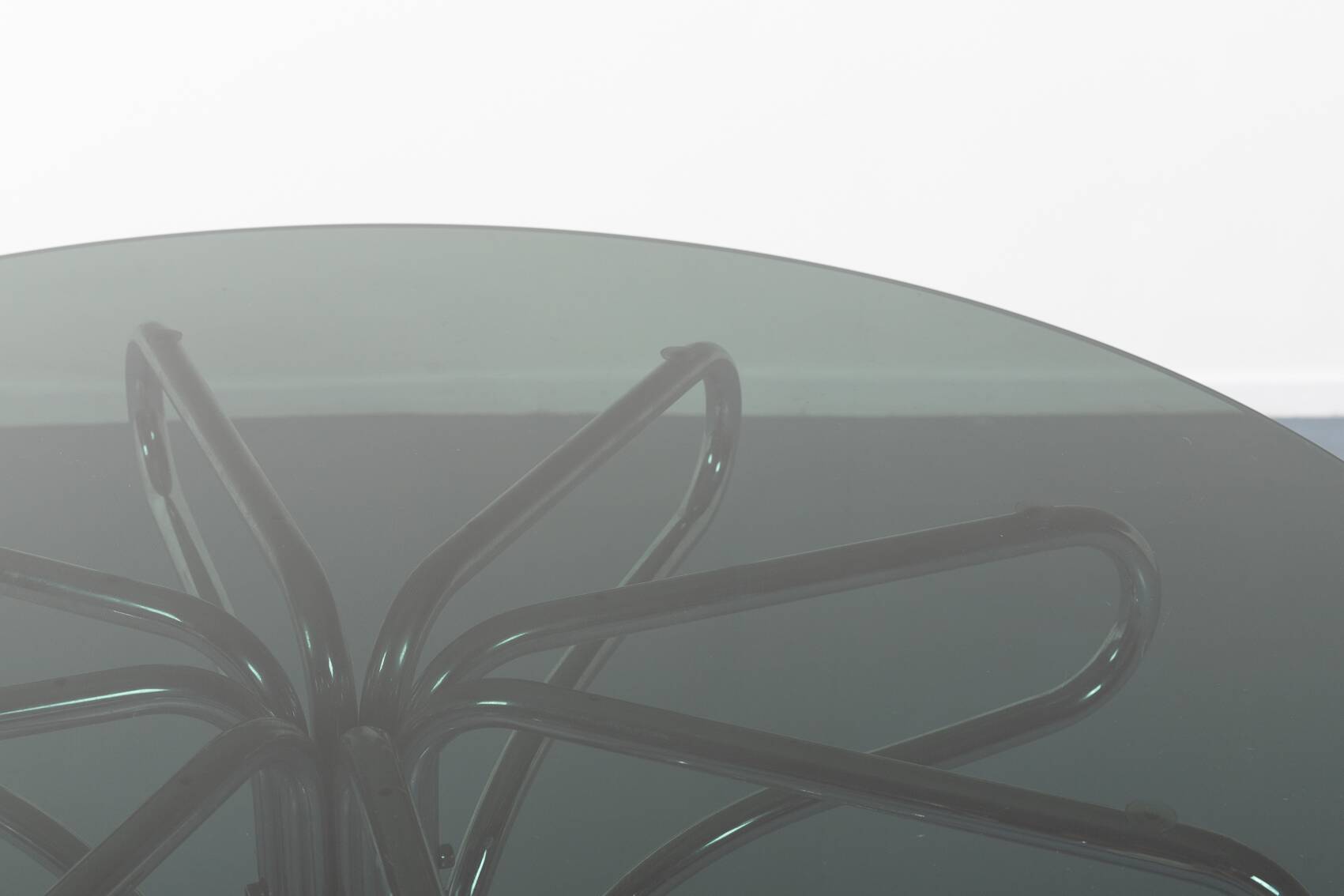 Sculptural Italian design table from 1970’s