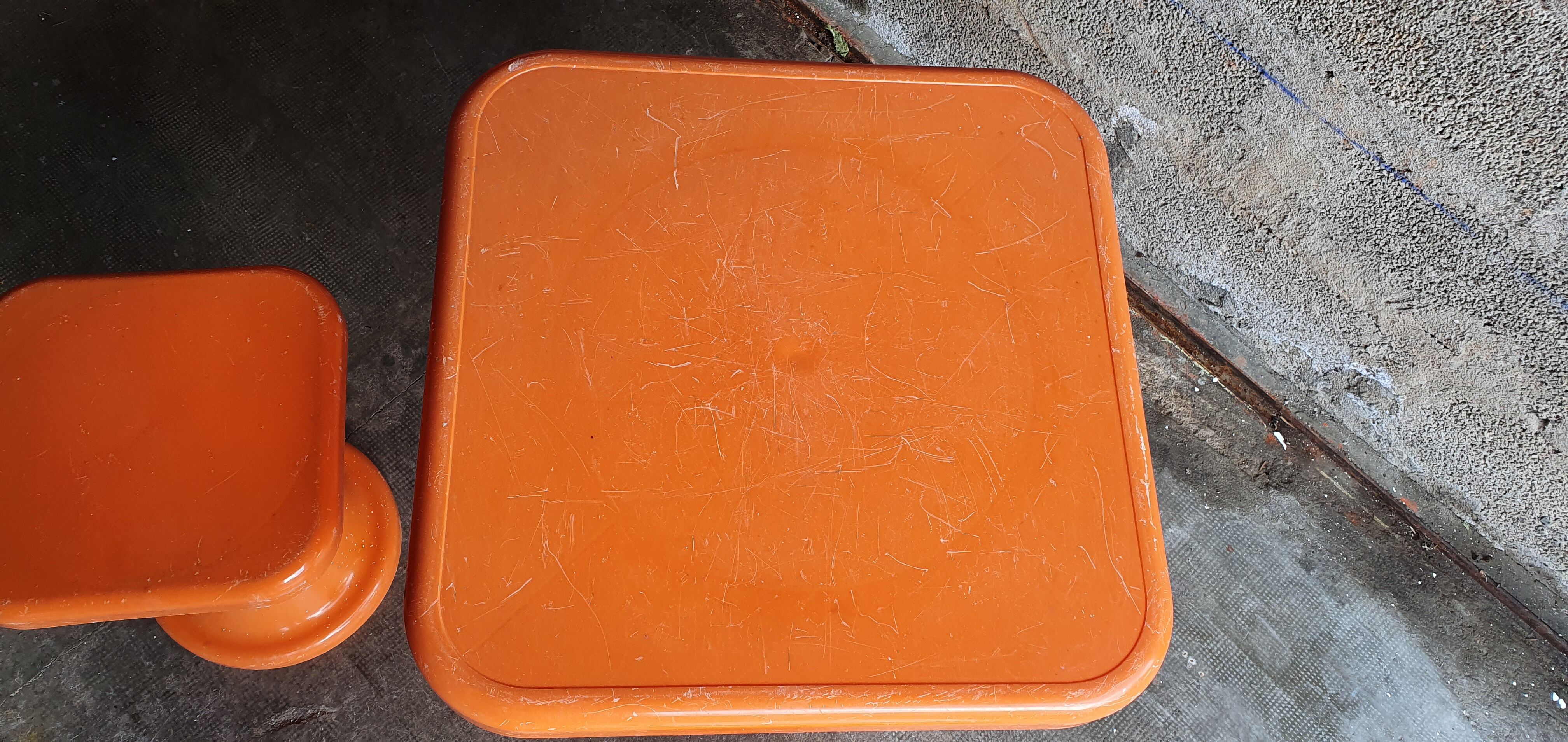 Table & stools P.Ginger from 1970