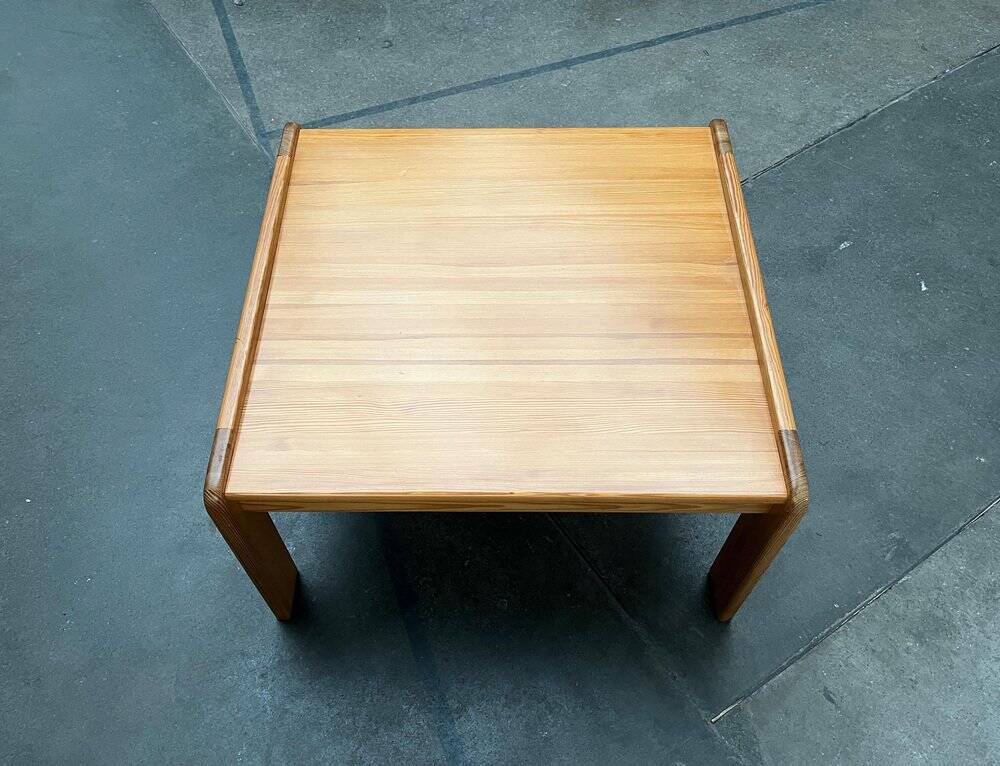 Vintage coffee table in Swedish pine by Yngve Ekström for Swedese, 1970s.