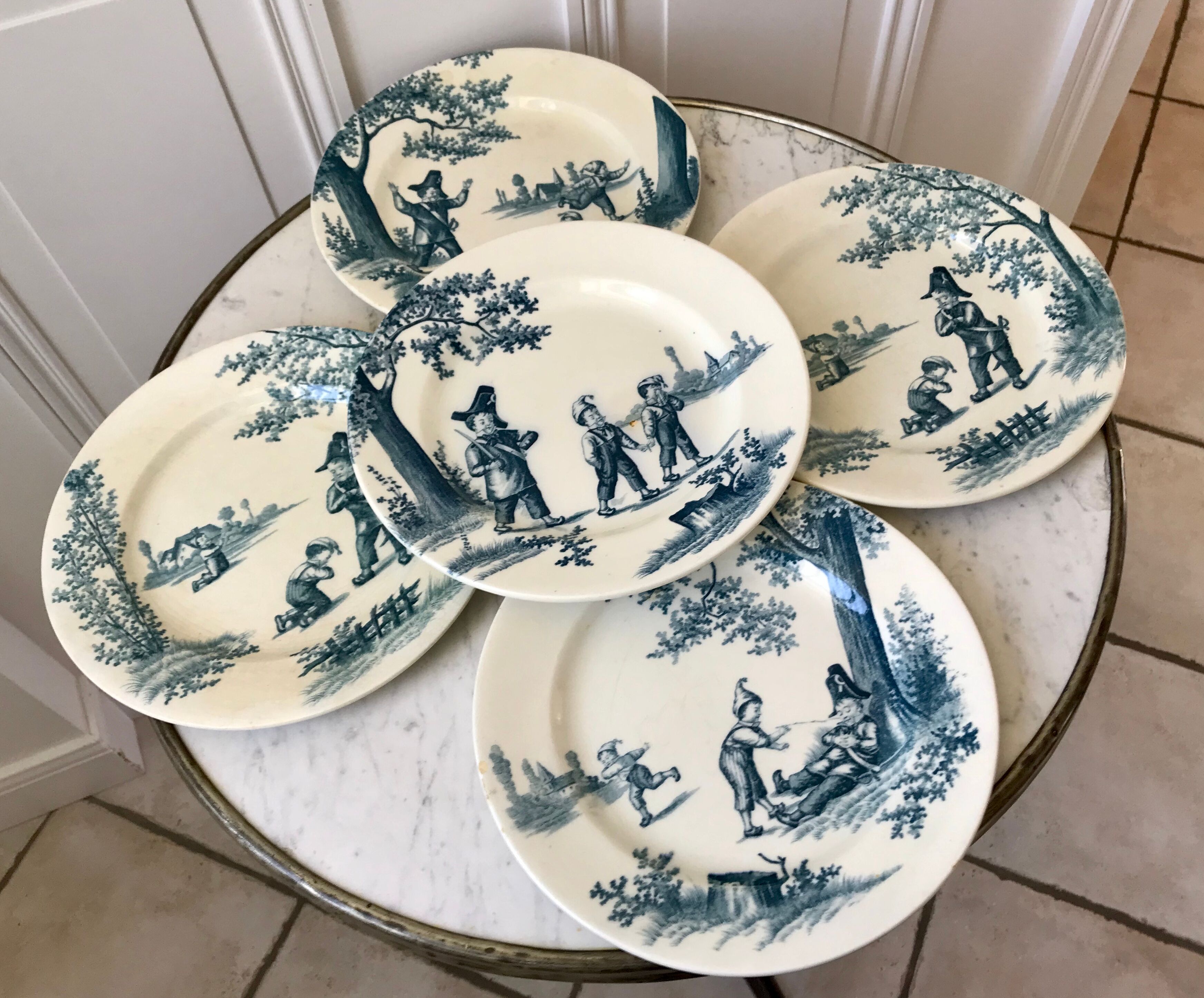 Set of 5 flat plates Iron Earth model "Garde-Champêtre" late nineteenth