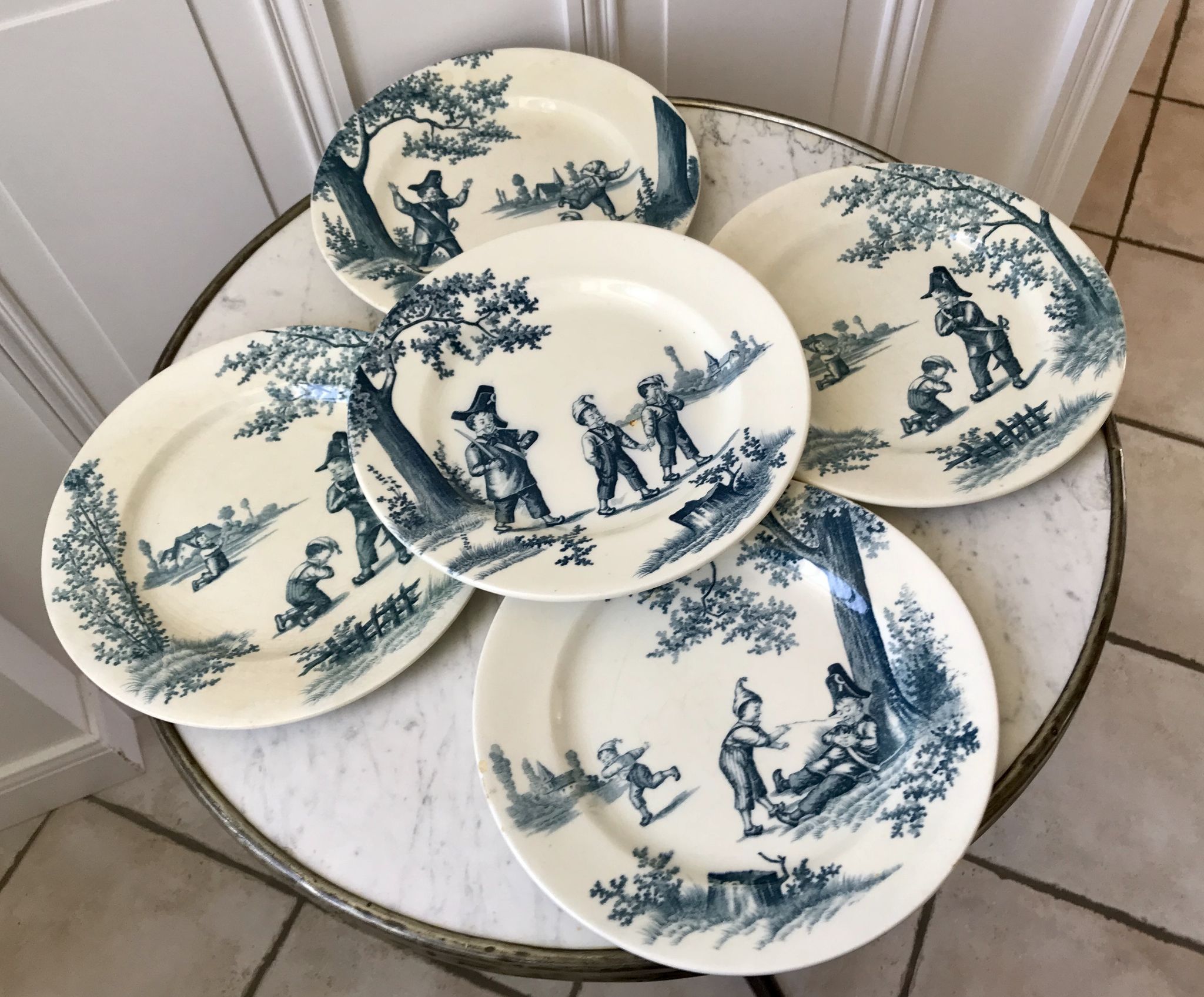 Lot de 5 assiettes plates Terre de Fer modèle "Garde-Champêtre" fin XIXème