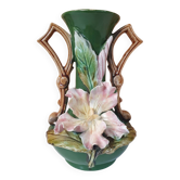 Slip vase
