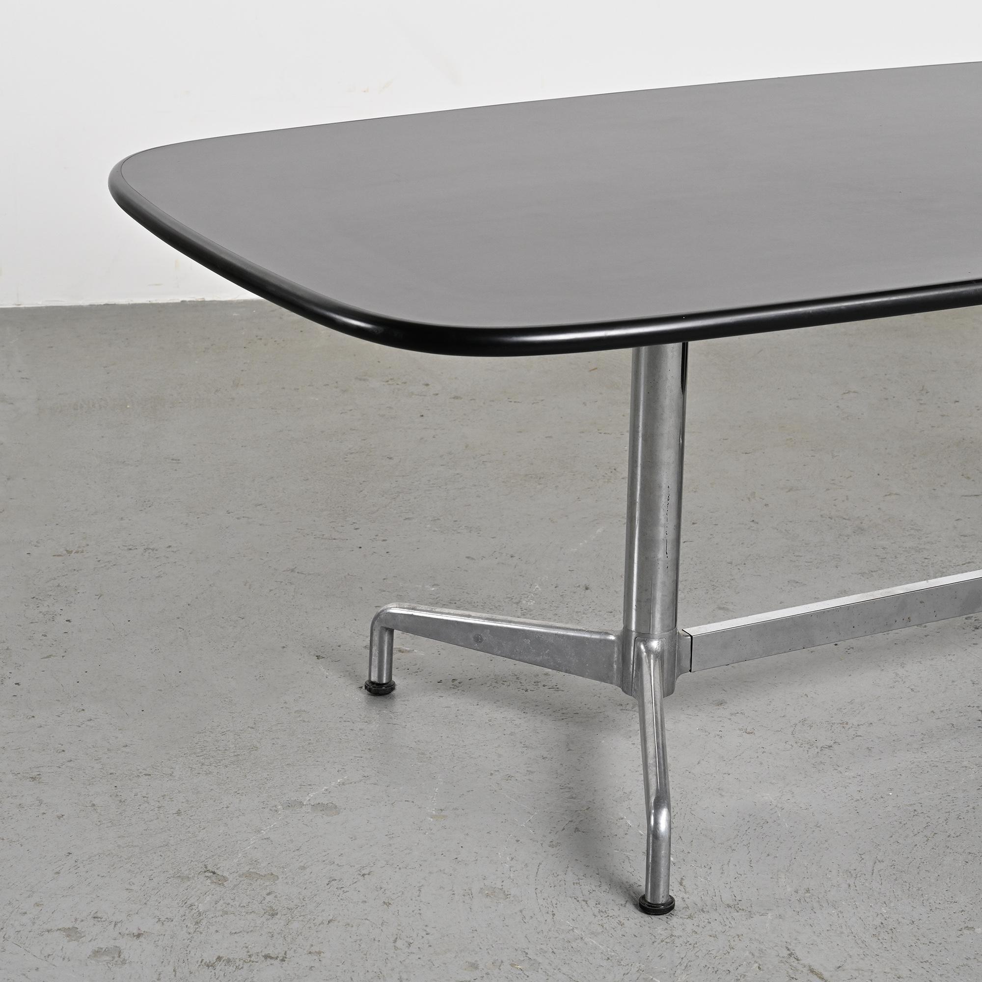 Black desk by Giancarlo Piretti for Castelli, Italy, circa 1970.