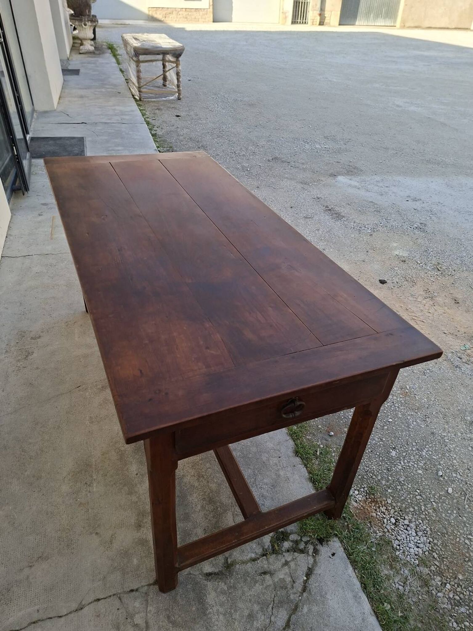 Rustic monastery farmhouse table, antique, 19th century, made of walnut.