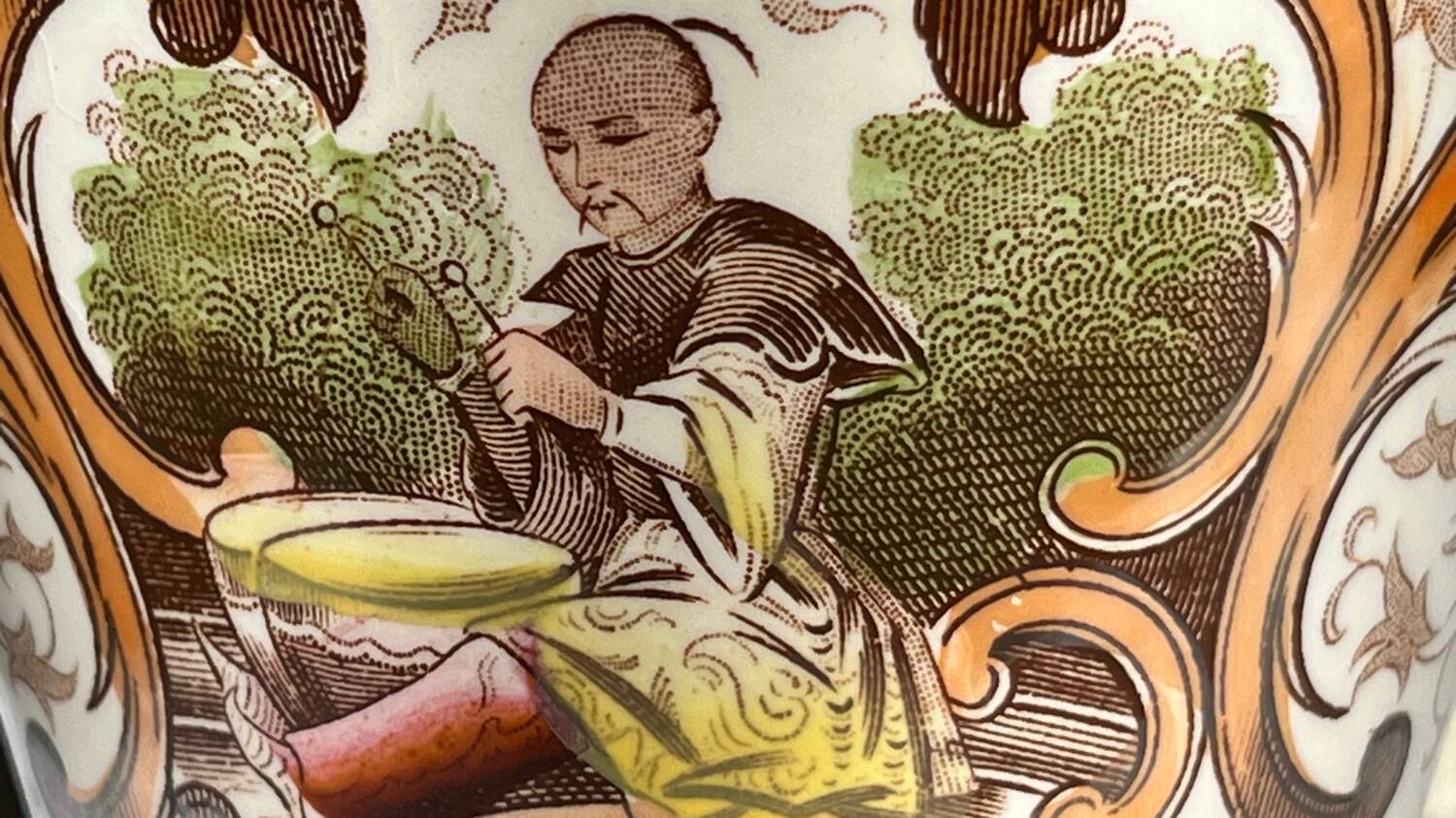 Set of 4 vintage Sarreguemines tea cups and 5 saucers