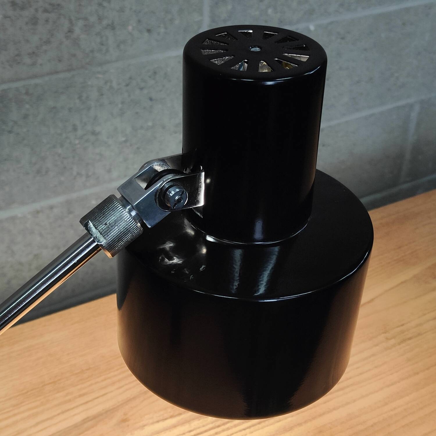 Vise lamp restored by Jan Suchan for Elektrosvit Czech Republic