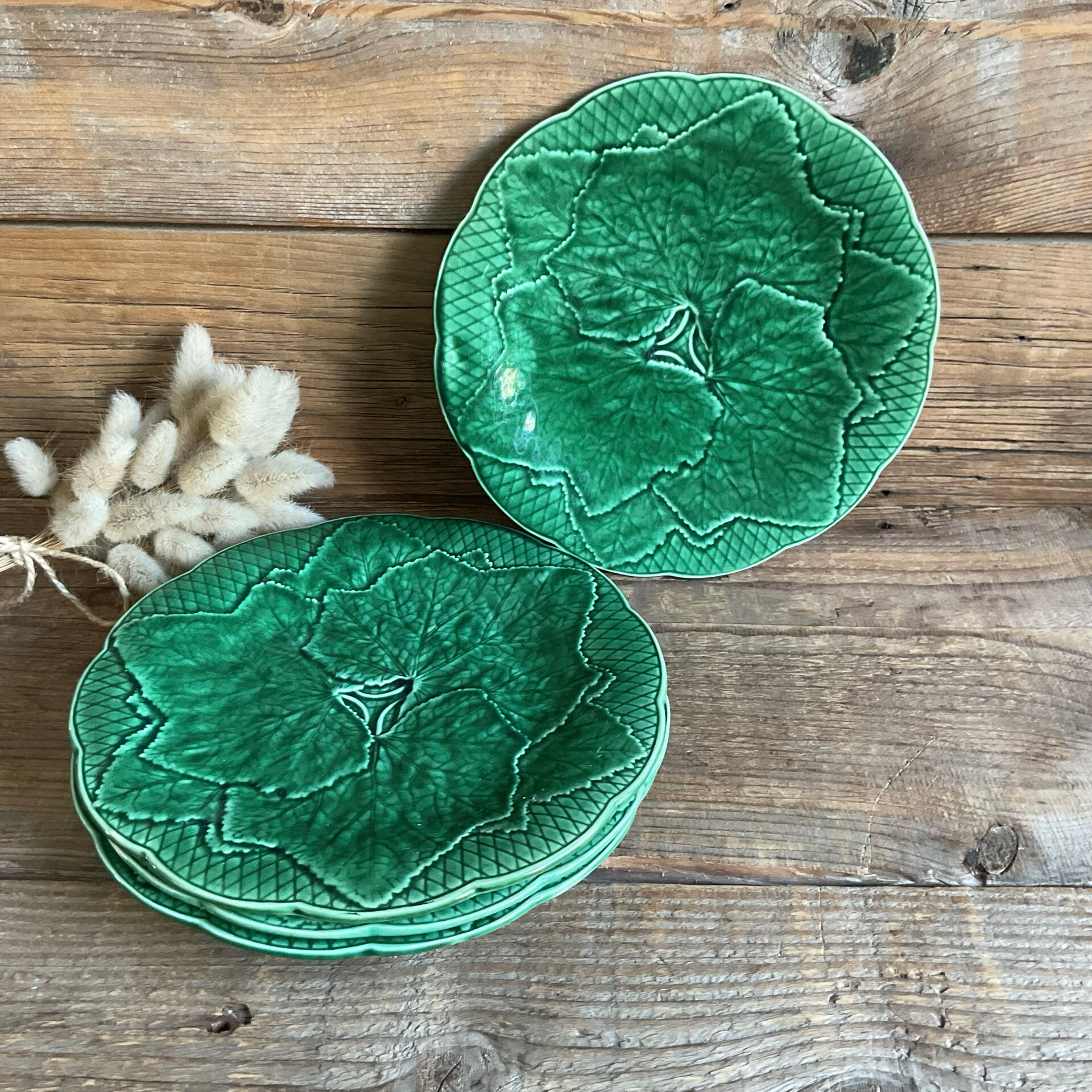 4 assiettes à dessert barbotine Gien vertes 