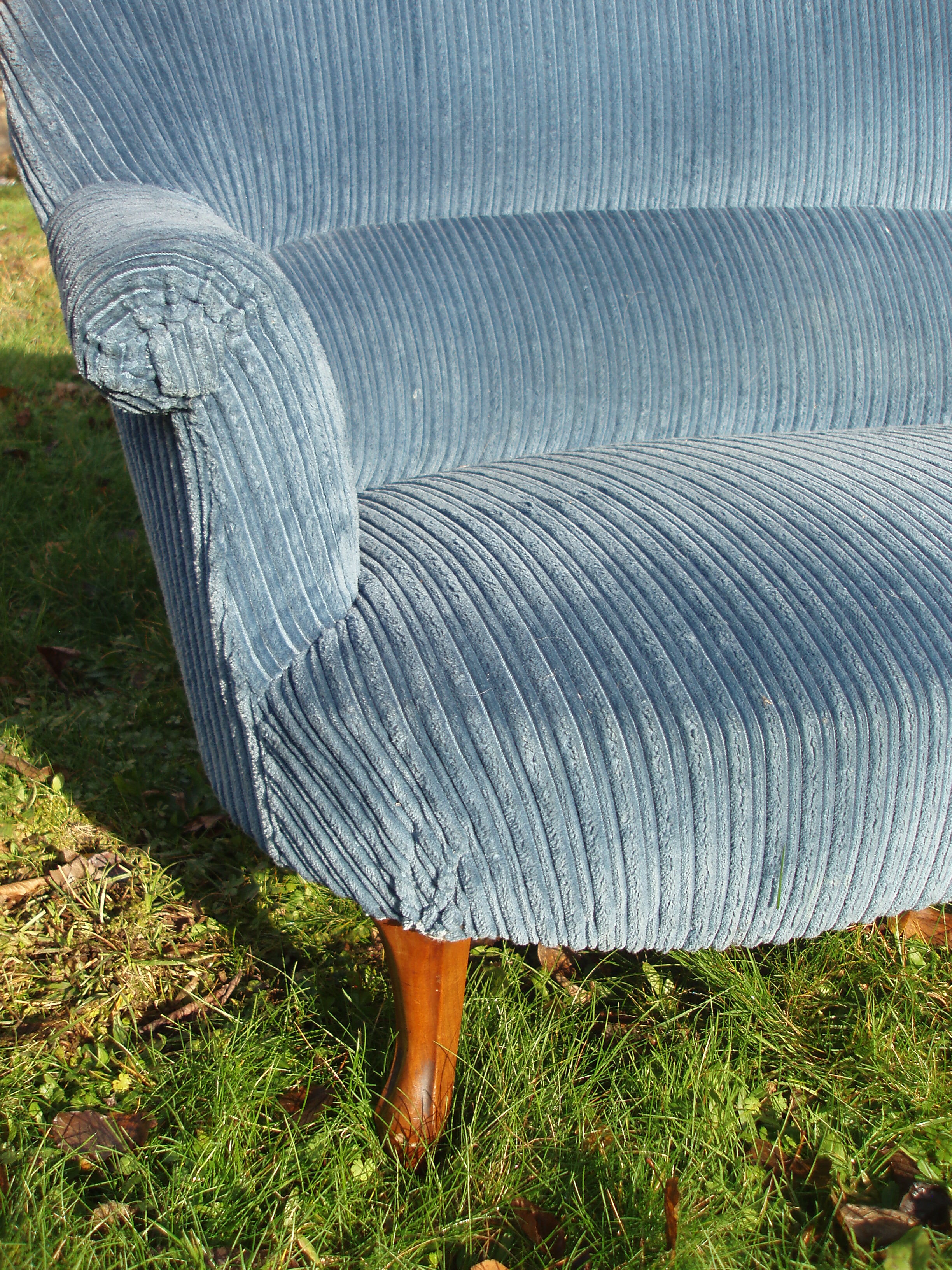 Vintage blue sofa 2 seats in velvet