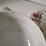 Digoin Sarreguemines Atlantic pattern tureen, deep red rose decoration