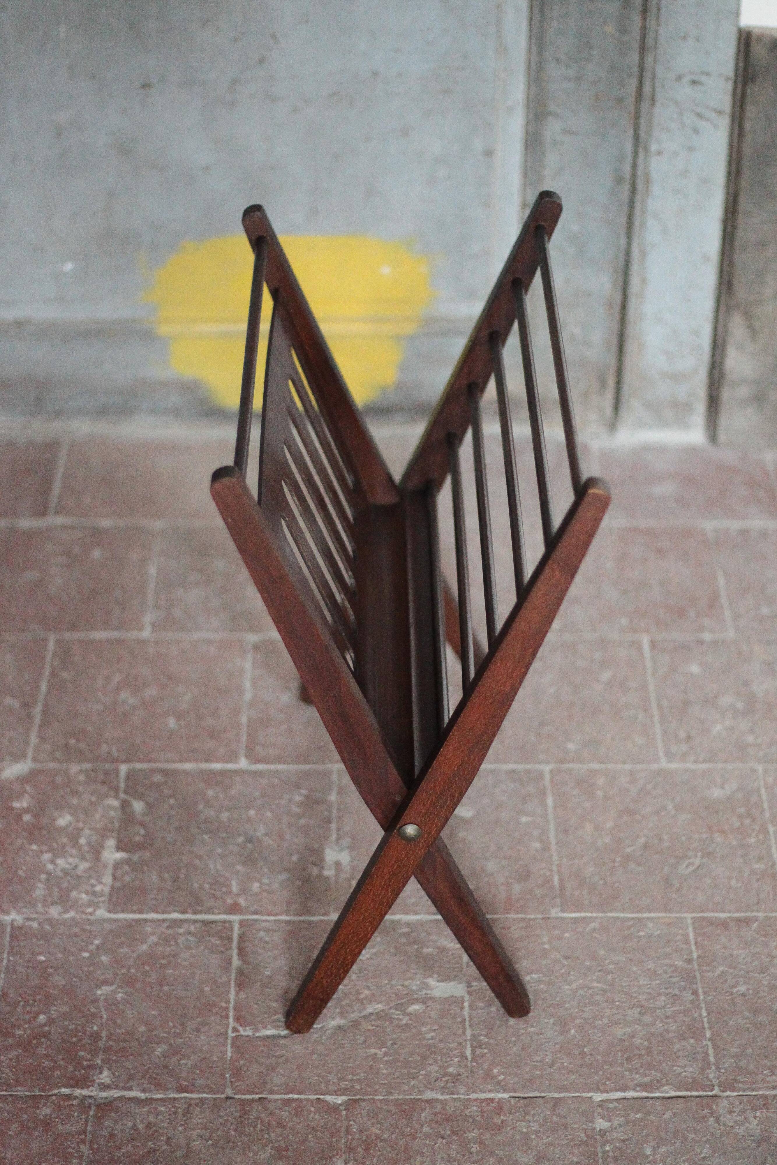 Cees Braakman vintage magazine rack, folding wooden magazine rack.