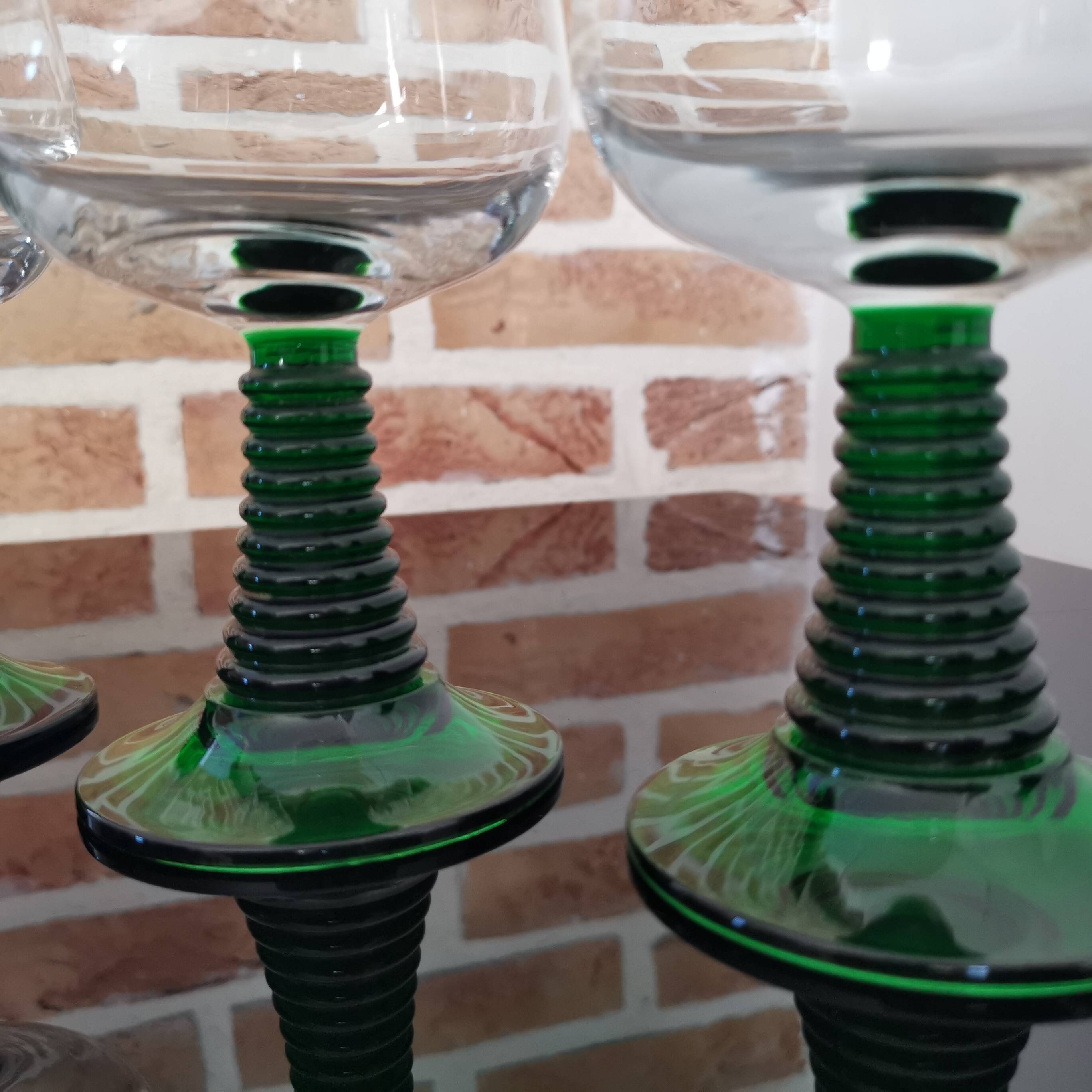 4 Alsace wine glasses with green twisted legs, ROEMER type