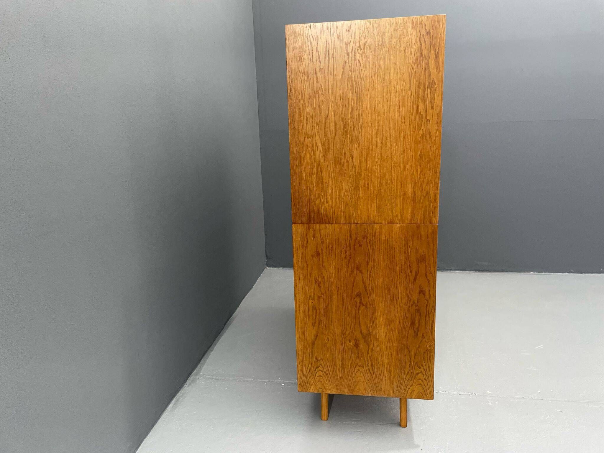 Meuble U-450 en Chêne par Jiří Jiroutek pour Interiér Praha, Tchécoslovaquie, 1