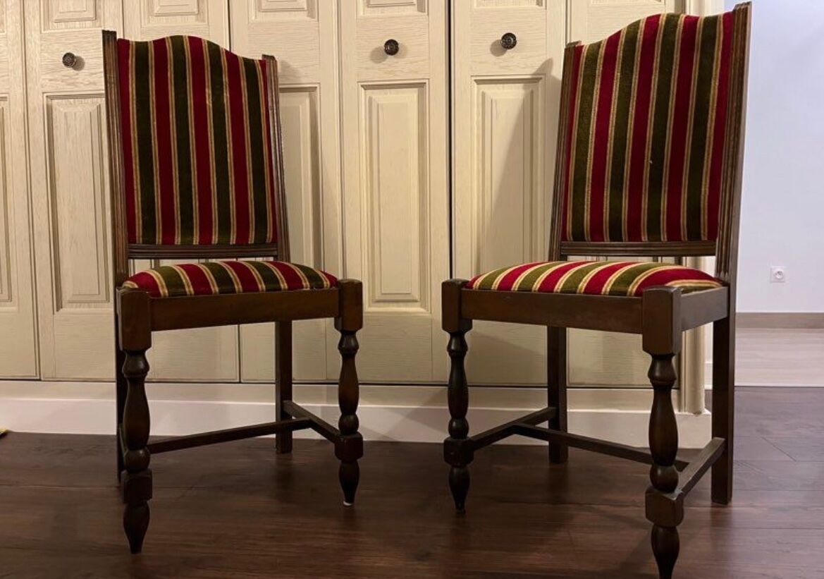 Duo de chaises tapissées style Louis XIII