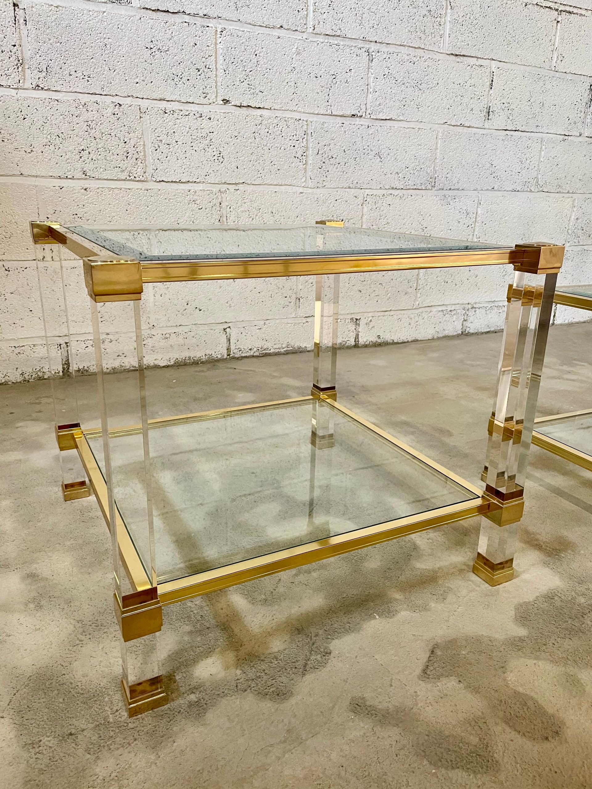 Pair of sofa ends and coffee table Pierre Vandel in altuglas
