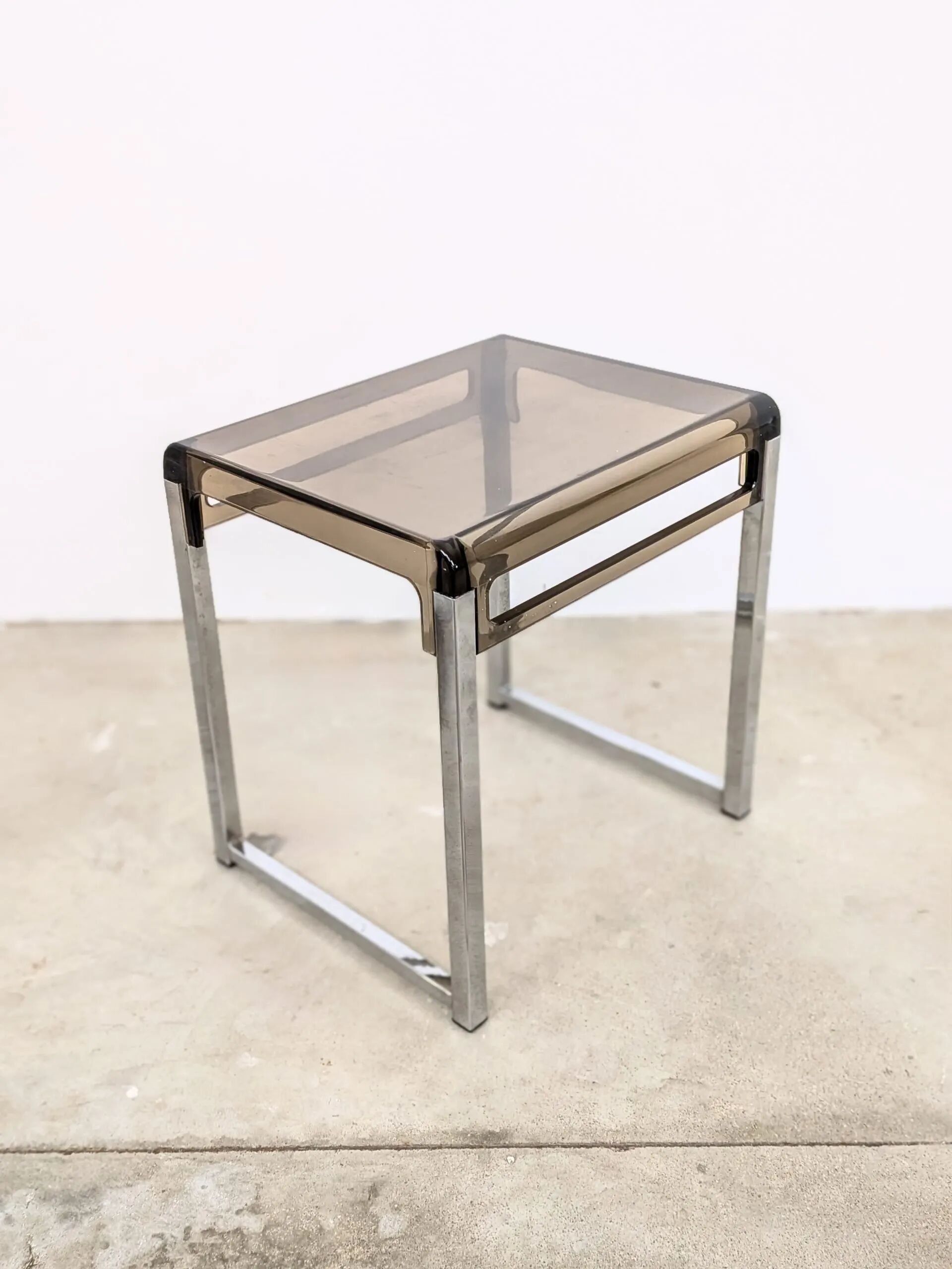 Lot de 2 tables d’appoint Marc Berthier années 60