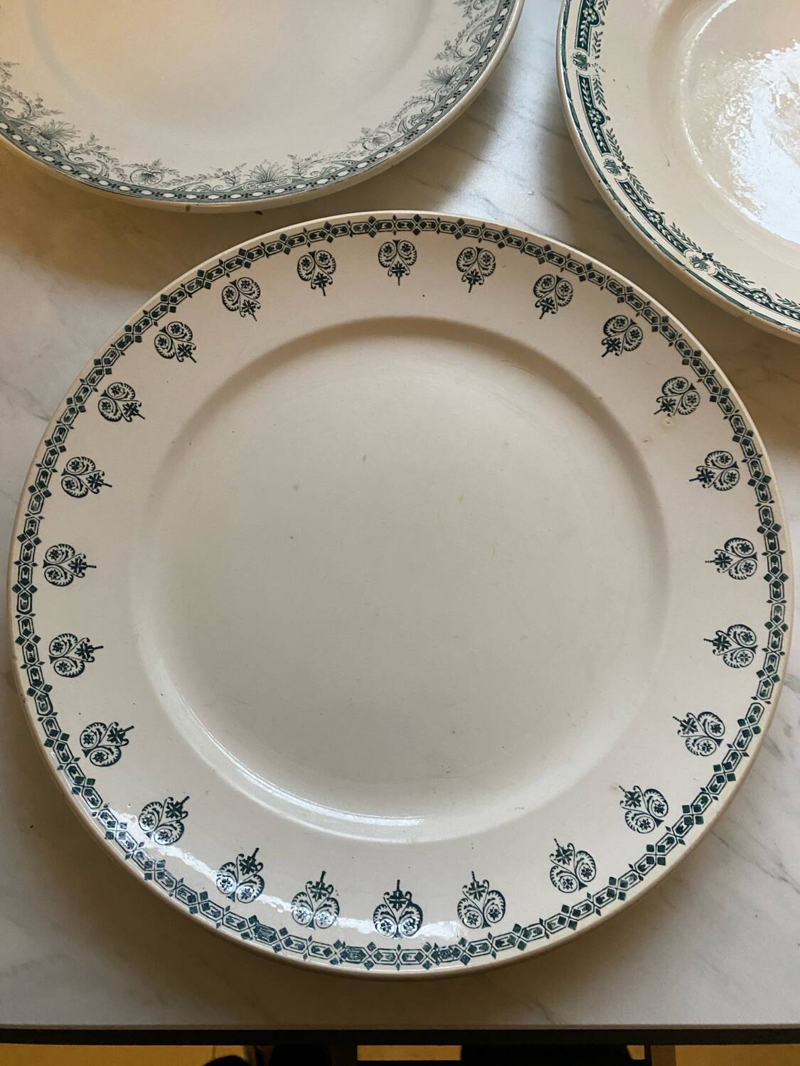 3 round iron earth dishes Moulin des loups, Longwy and Saint Amand