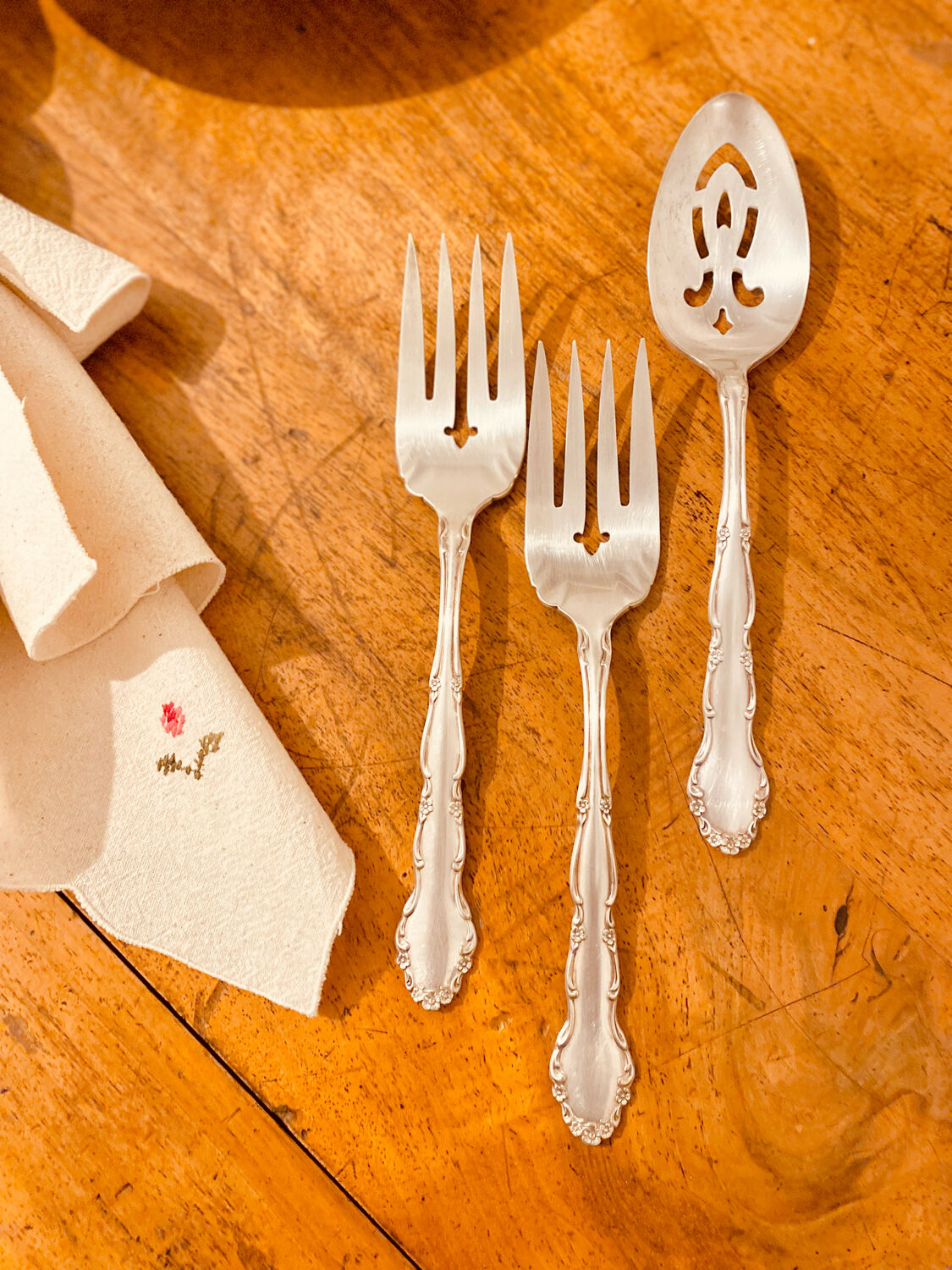 Silver cutlery for 12 guests