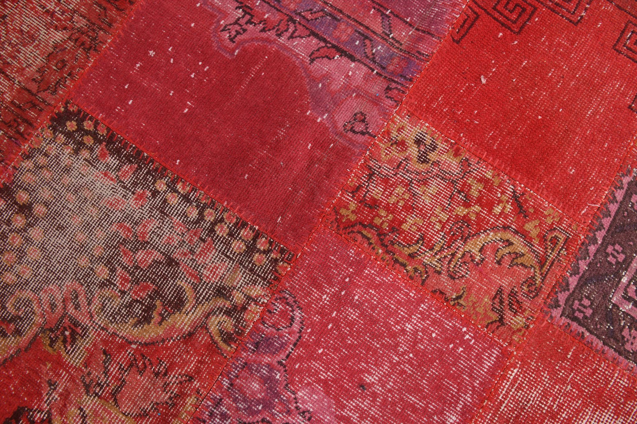 5x8 red tones turkiah rug 169x240cm