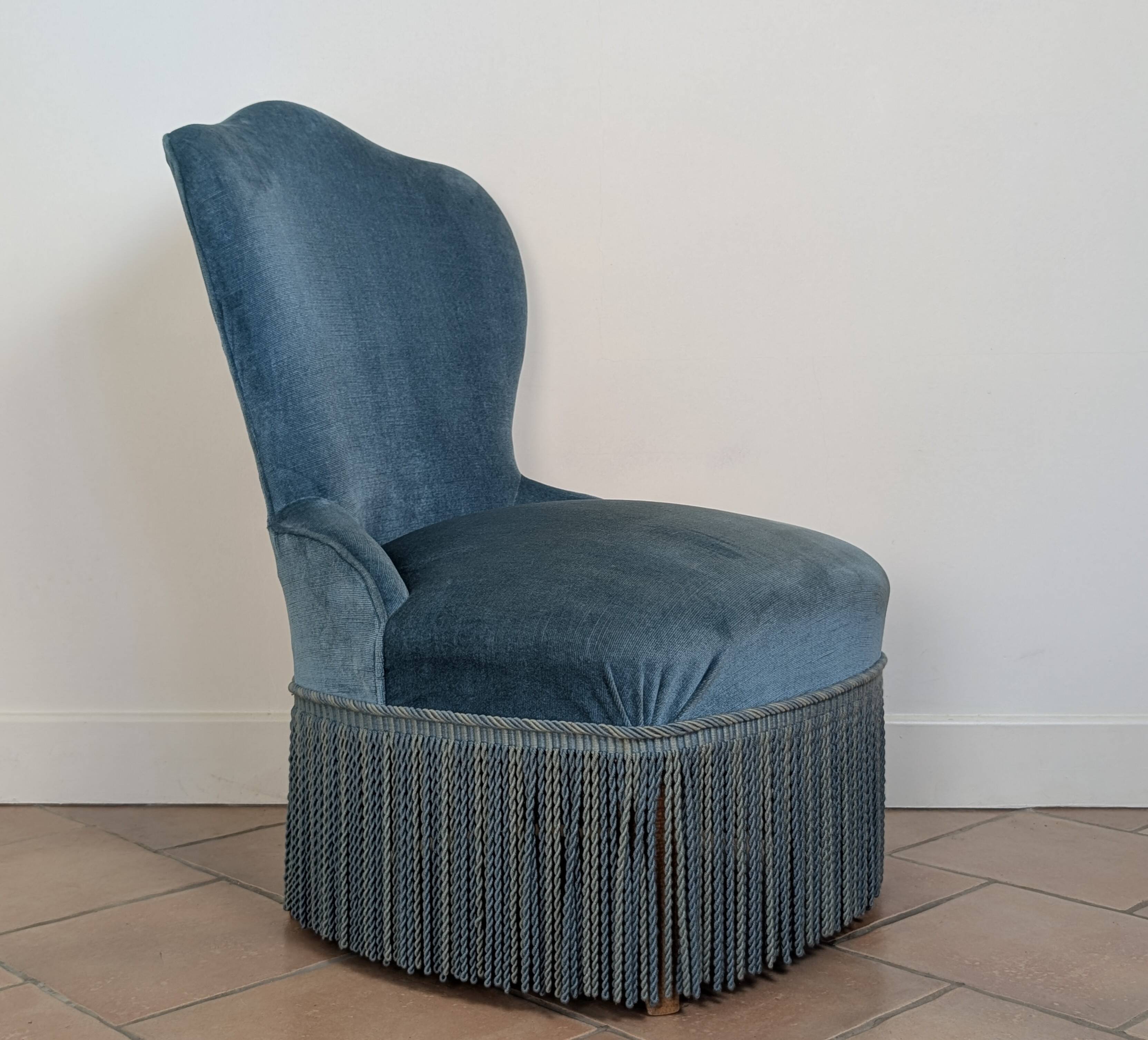 Frog chairs and pouffe