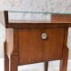 Table de chevet en noyer