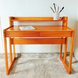 Minimalist desk of the 60/70