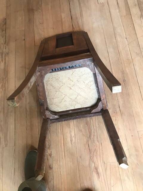Set of 5 Art Deco chairs + one with a broken leg.